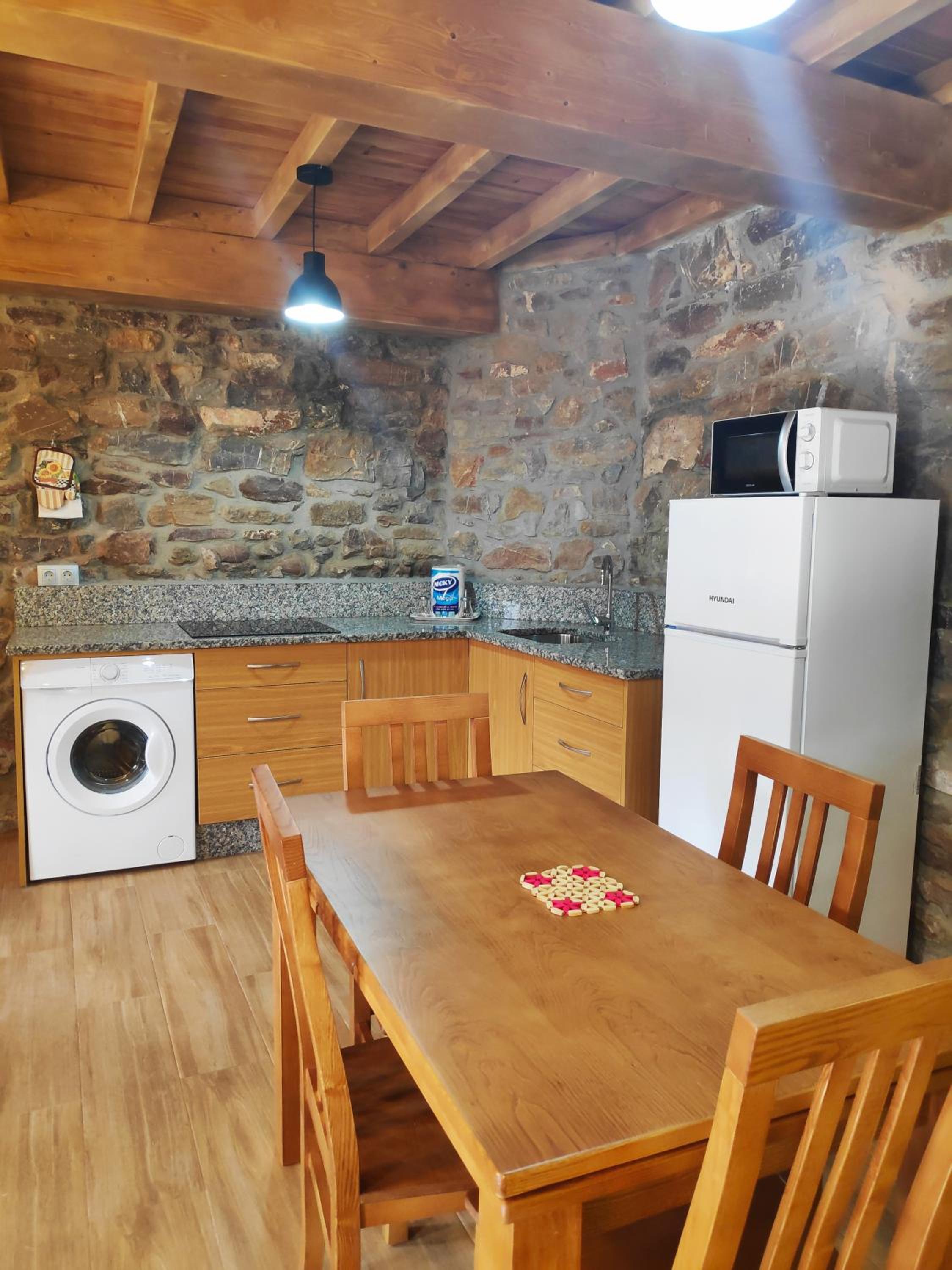 Apartment with Mountain View photo 3