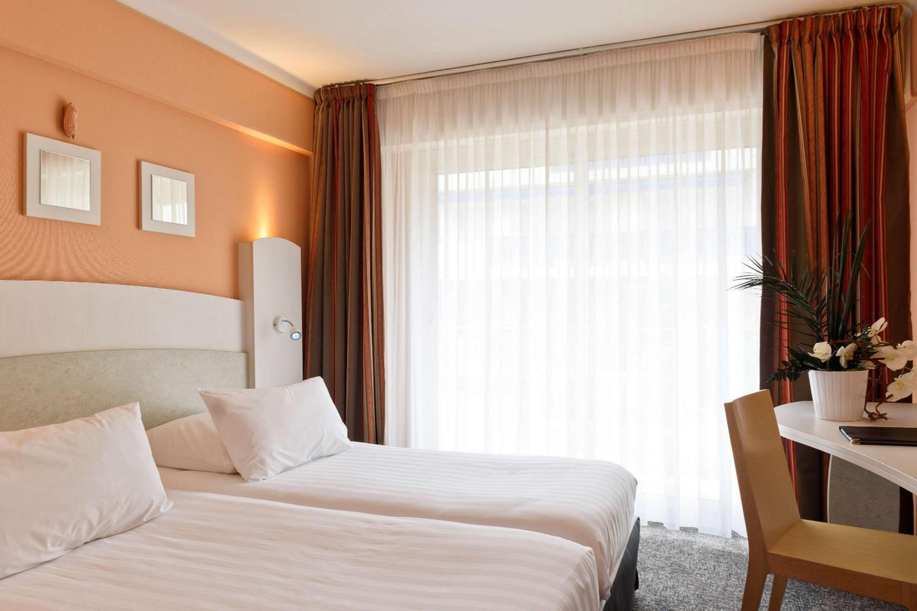 Comfort Twin Room - Non-Smoking - Photo 8