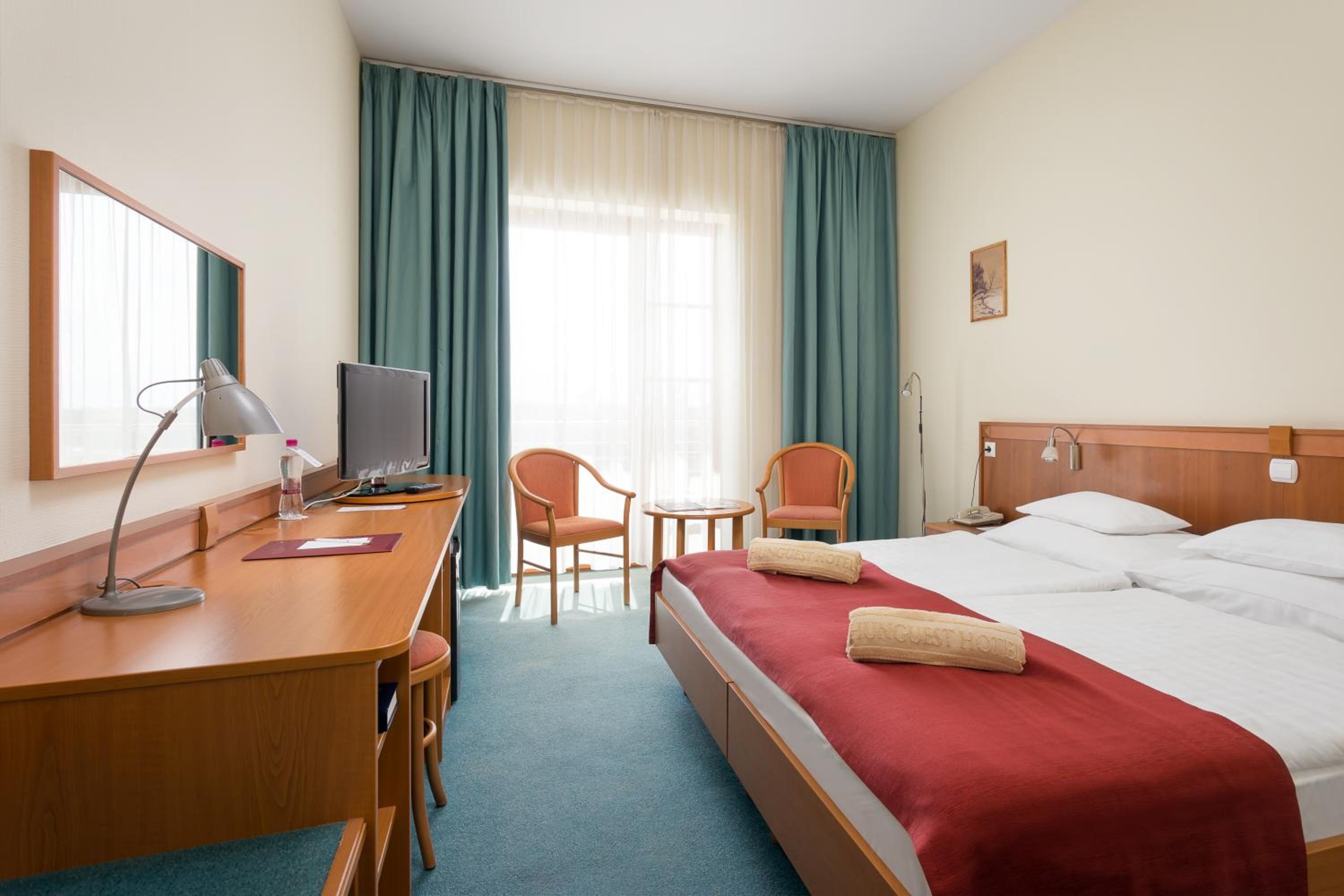 Double Room with Balcony thumbnail 5