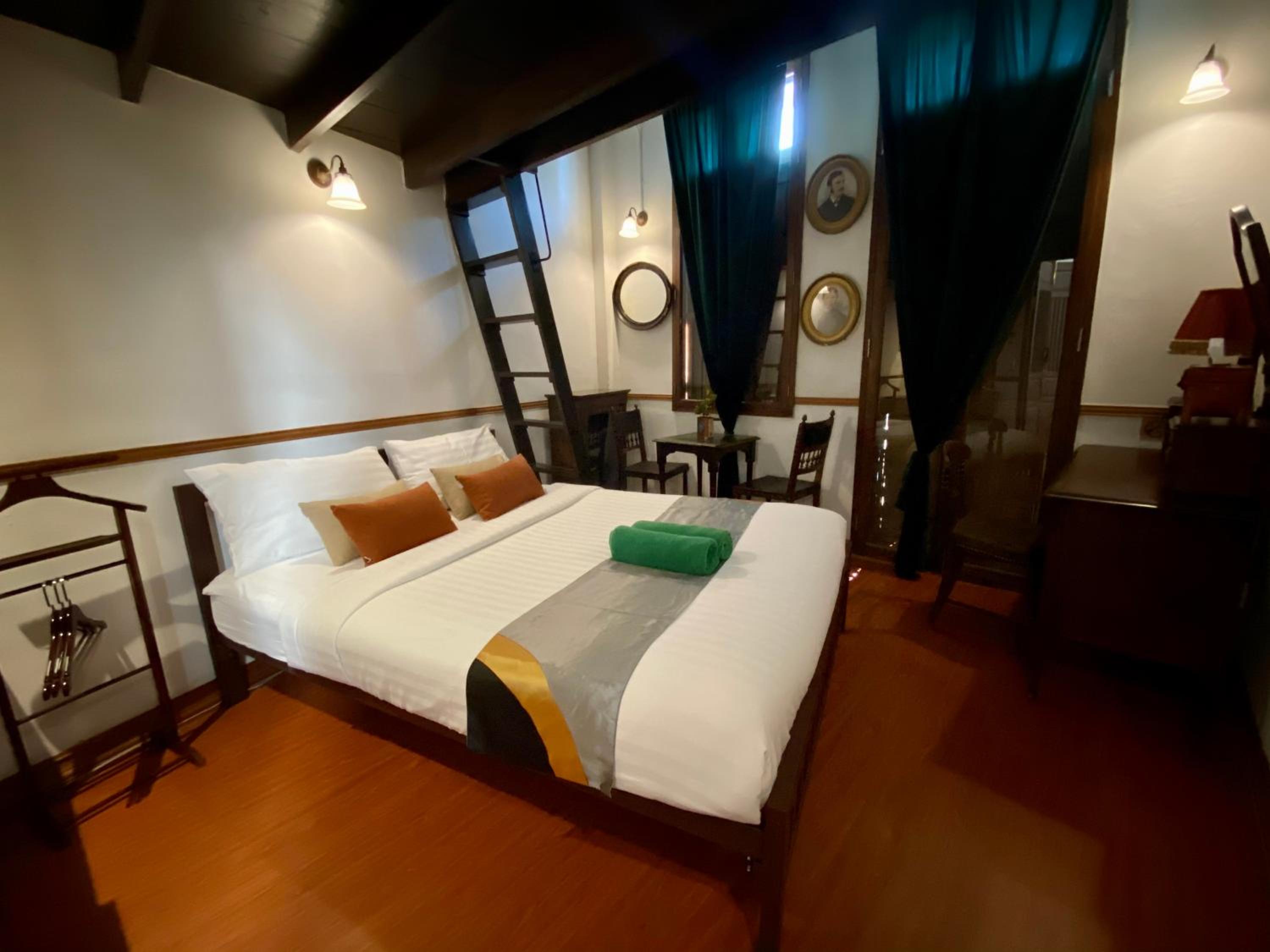 Queen Room with Private External Bathroom  photo 2