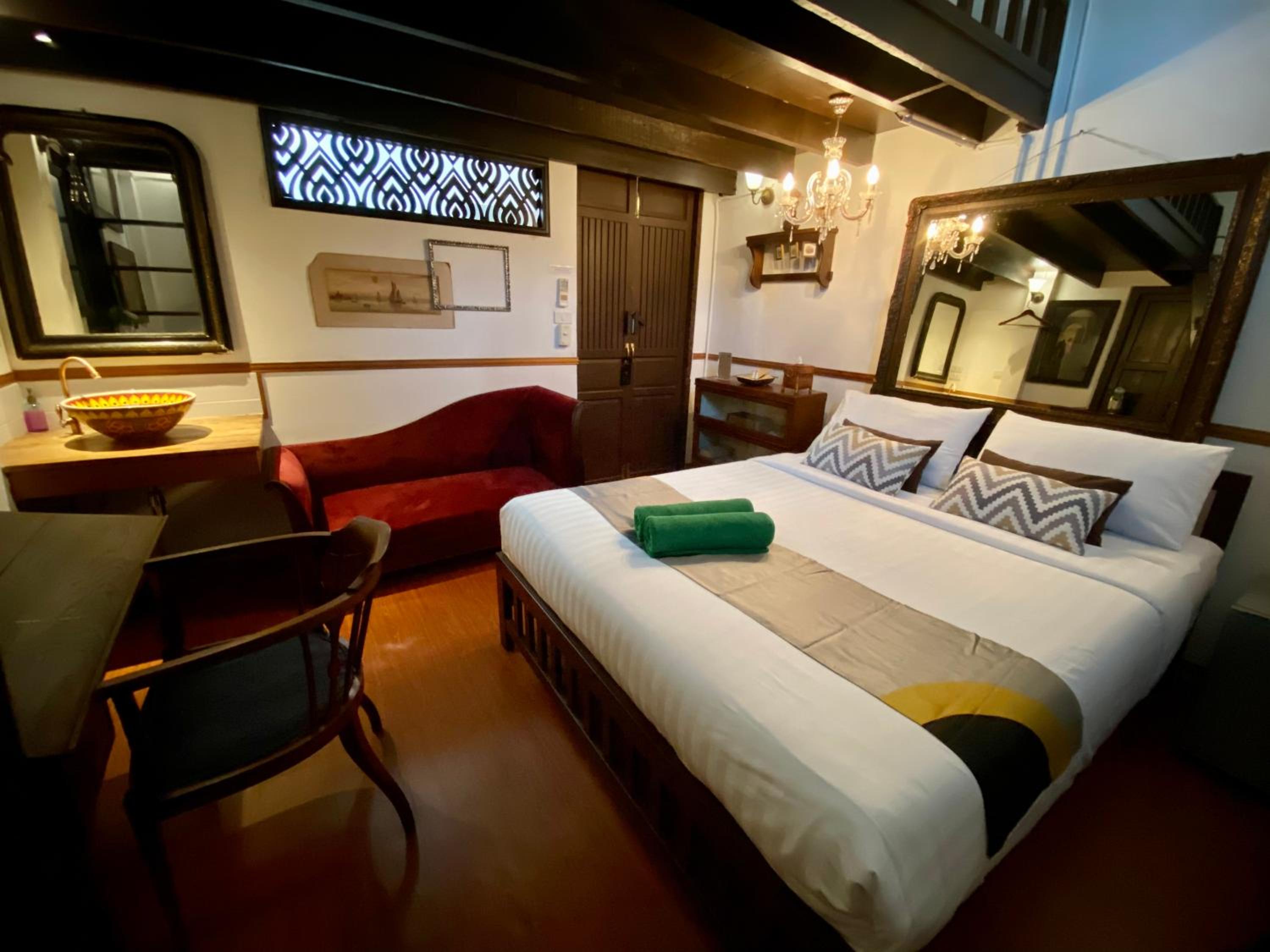 Queen Room with Private External Bathroom  photo 3