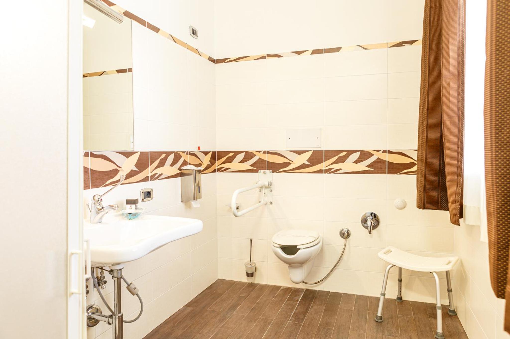 Standard Triple Room - Photo 7