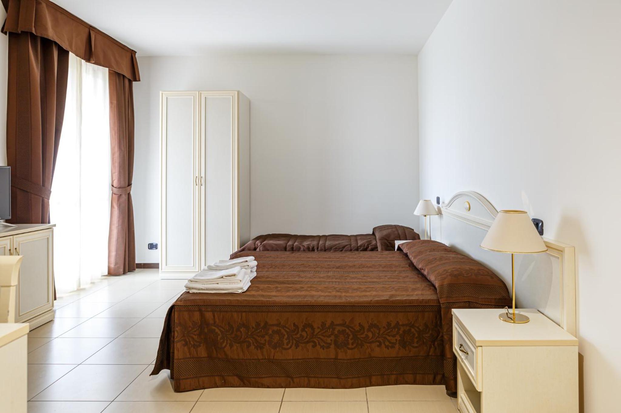 Standard Triple Room - Photo 4