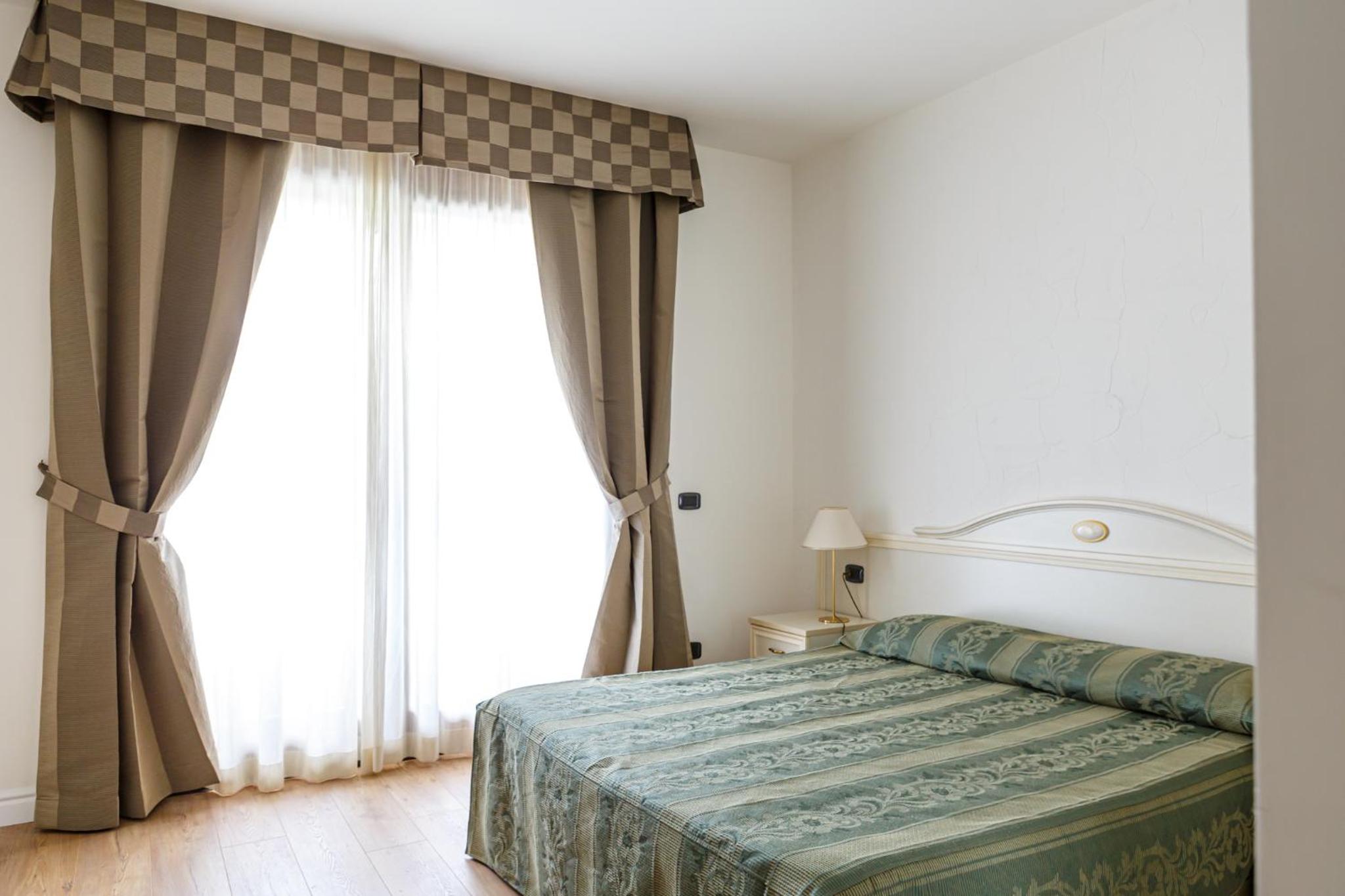 Double Room - Photo 10