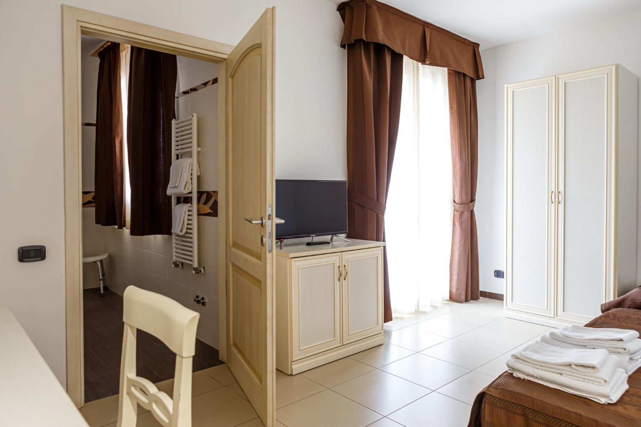 Standard Triple Room - Photo 1