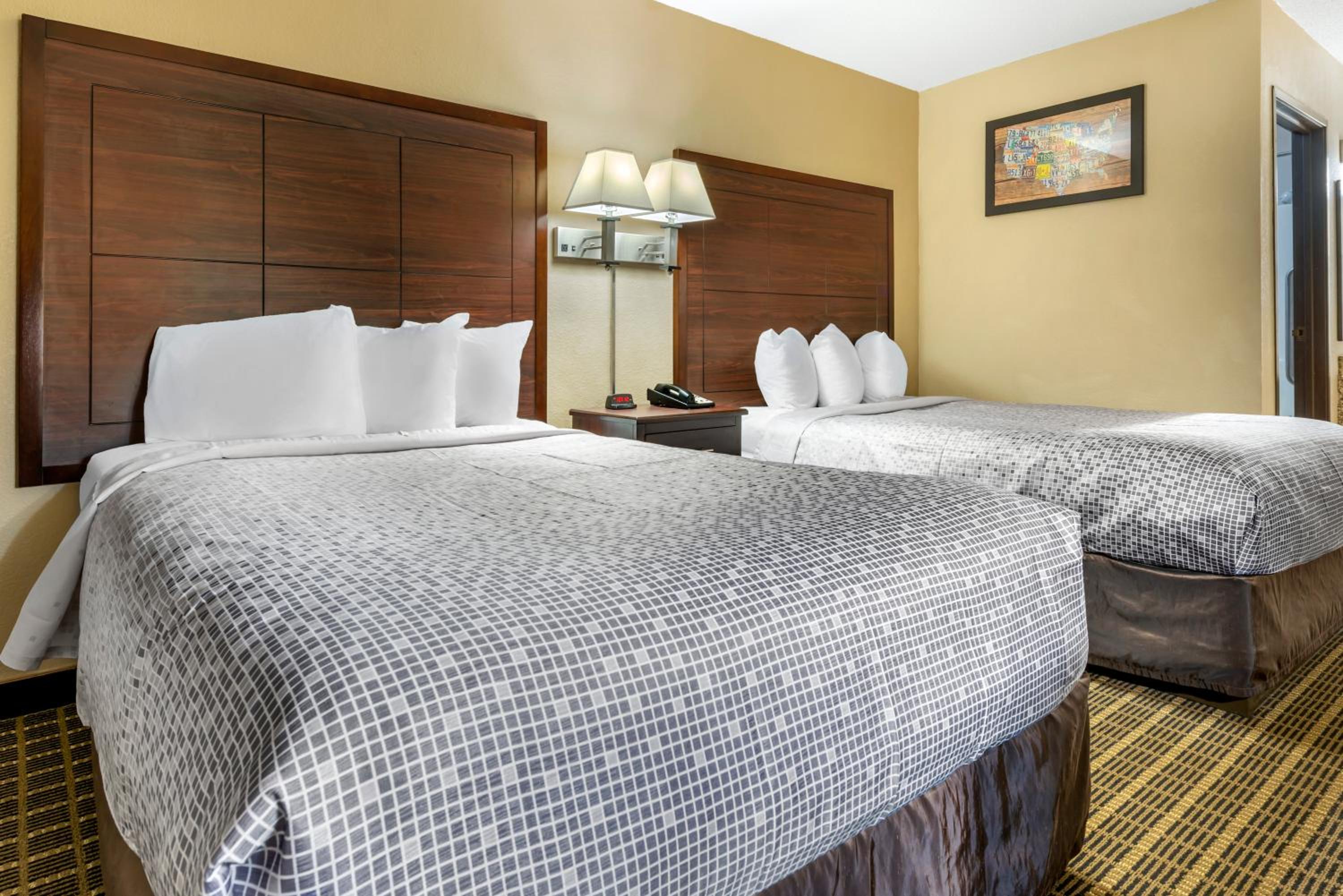 Double Room with Two Double Beds - Non-Smoking - Photo 9