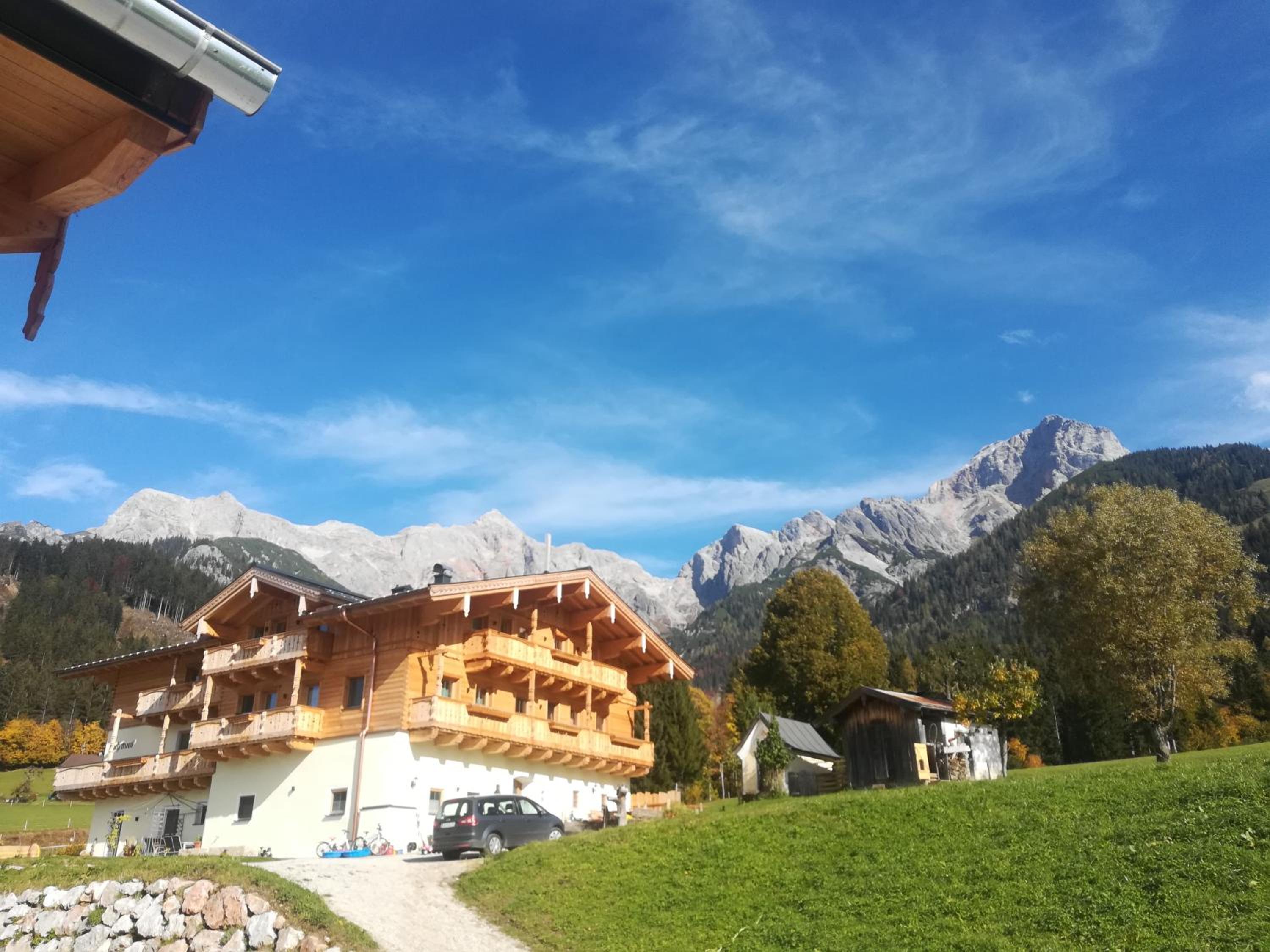 Apartment with Mountain View photo 3