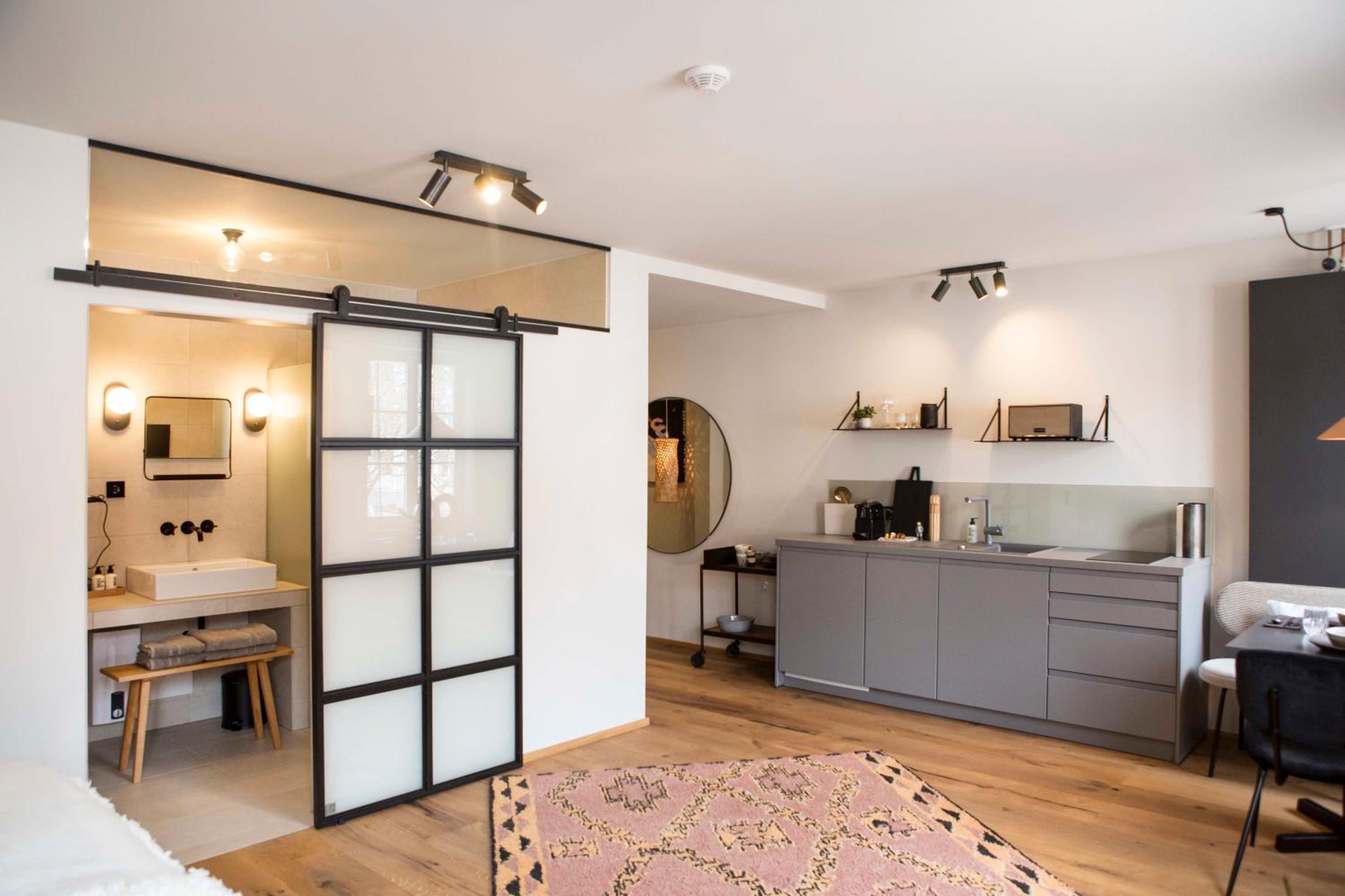 Apartment - Photo 2