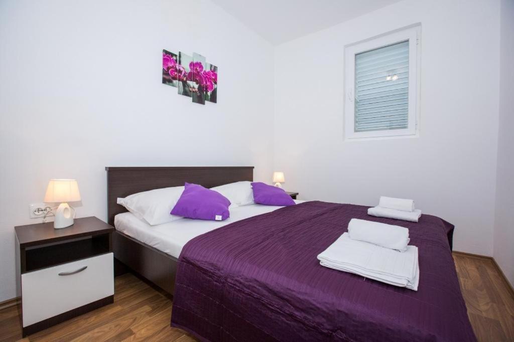 One-Bedroom Apartment with Balcony photo 2
