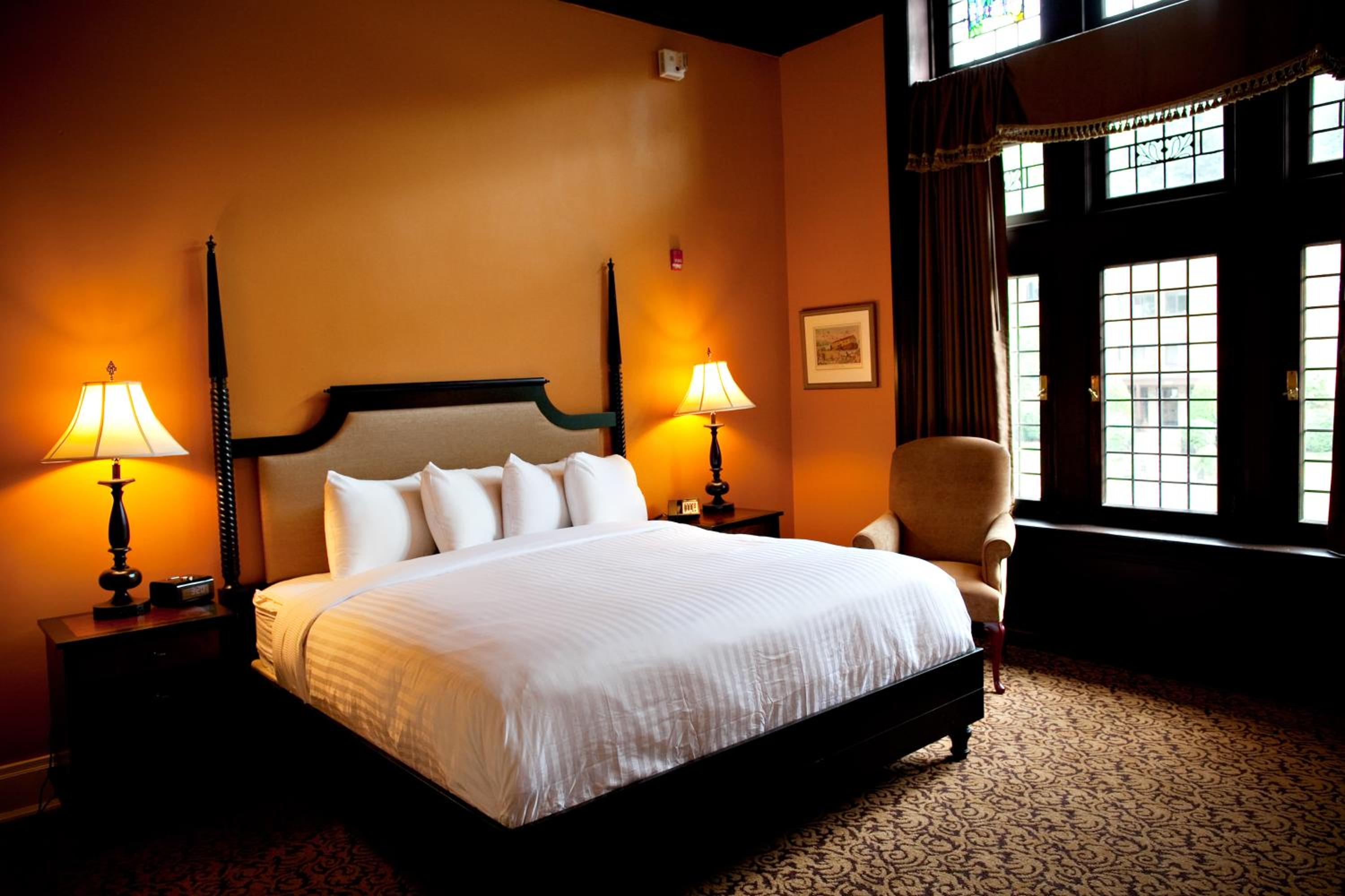 Premier Room with King Bed - Disability Access - Photo 3