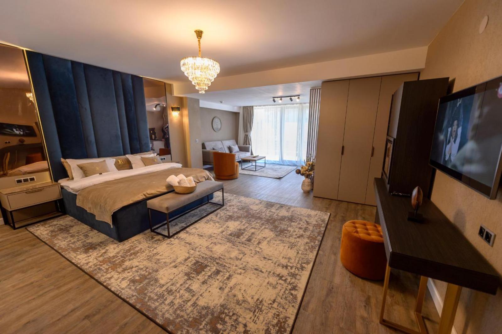 Deluxe Junior Suite - Photo 13