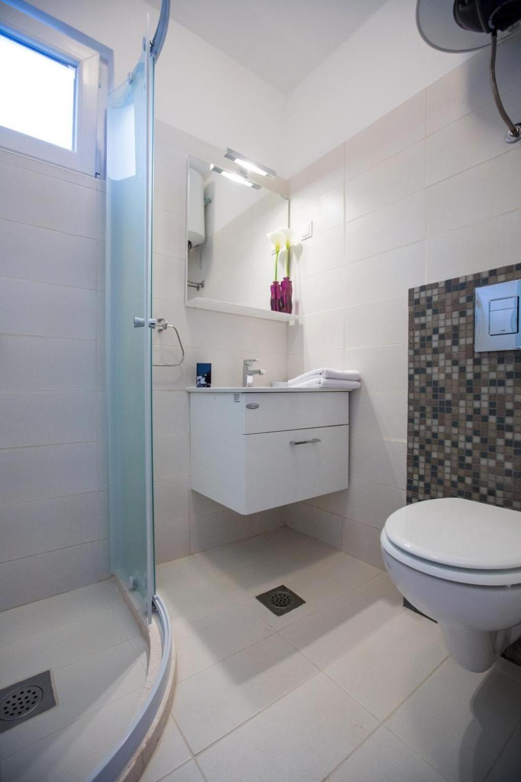 One-Bedroom Apartment with Balcony photo 3
