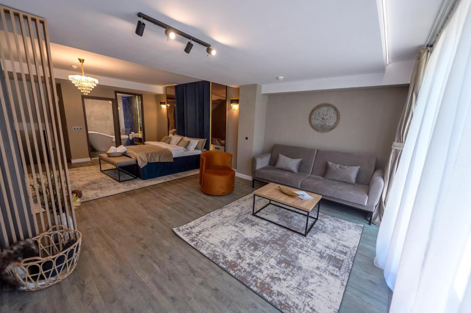 Royal Junior Suite - Photo 5