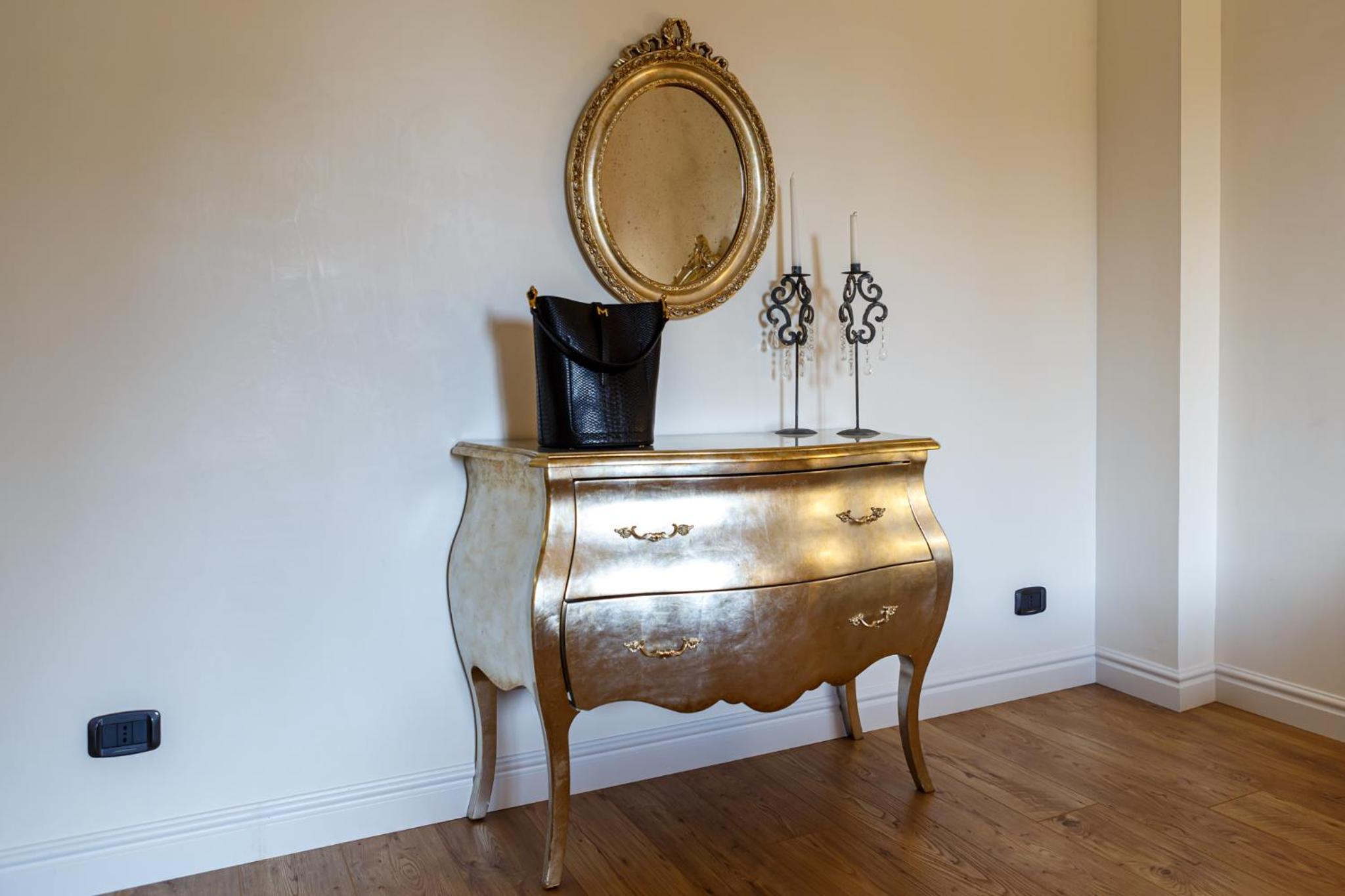 Junior Suite with Balcony - Photo 3