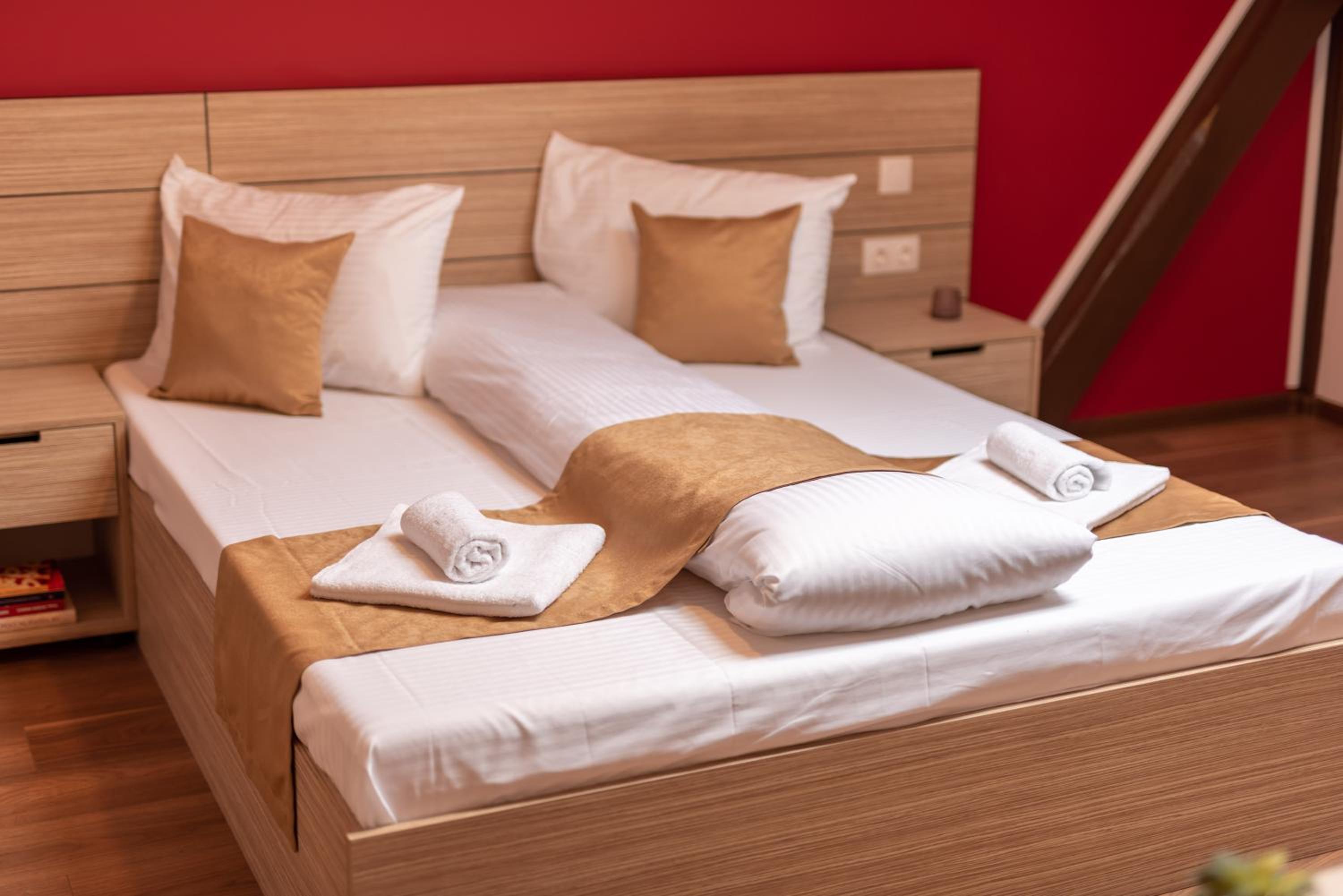 Deluxe Quadruple Room - Photo 1