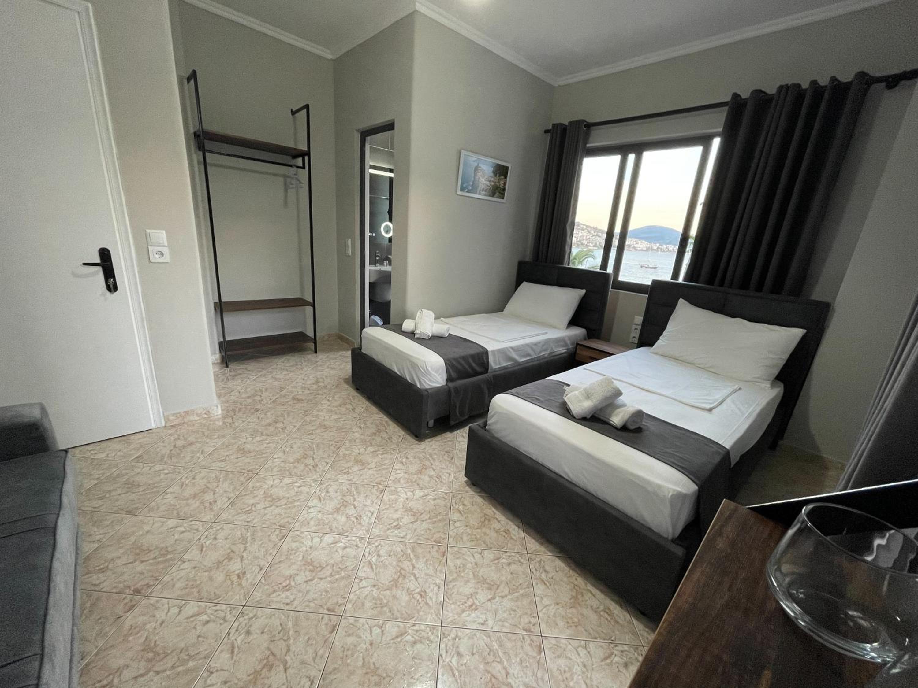 Deluxe Triple Room with Sea View