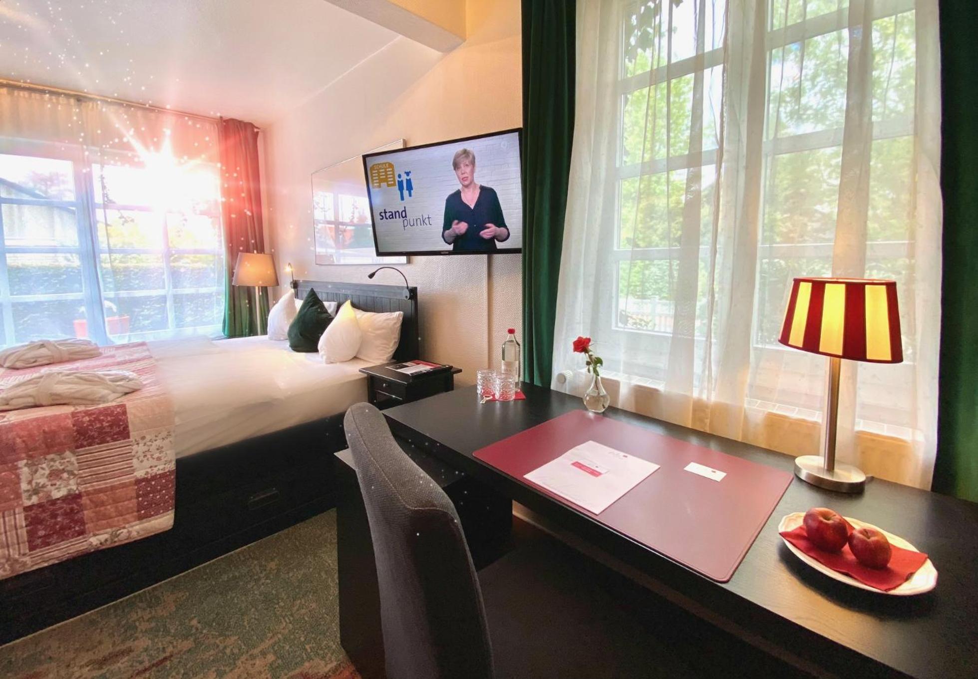 Large Double Room photo 2