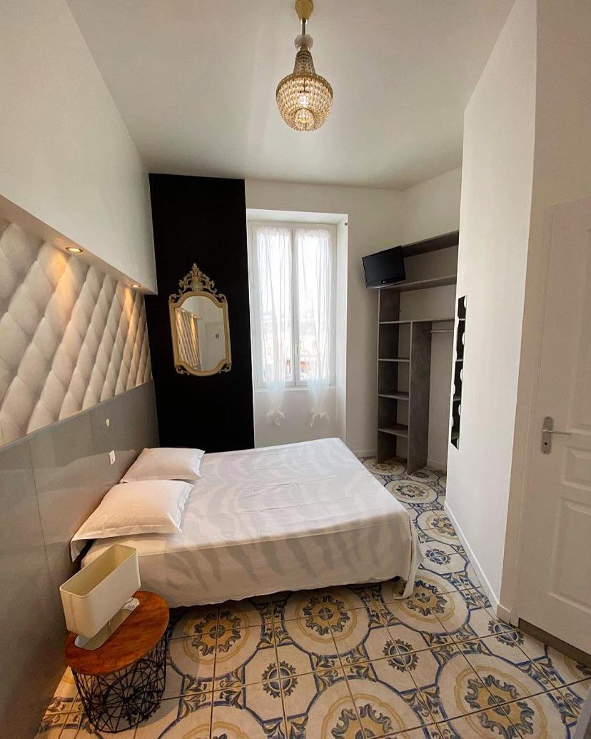 Double Room - Photo 5
