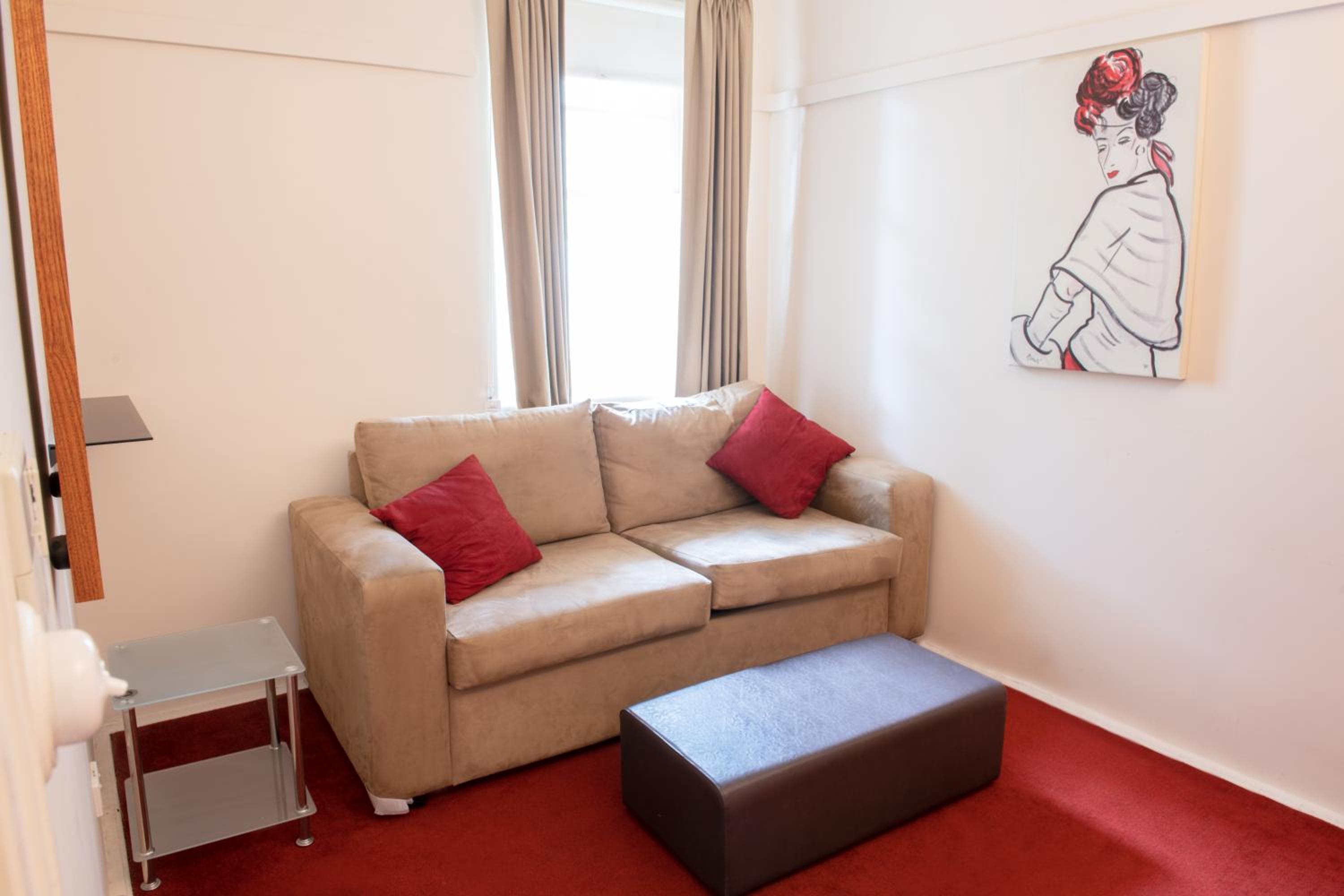 Deluxe Queen Suite - Photo 1