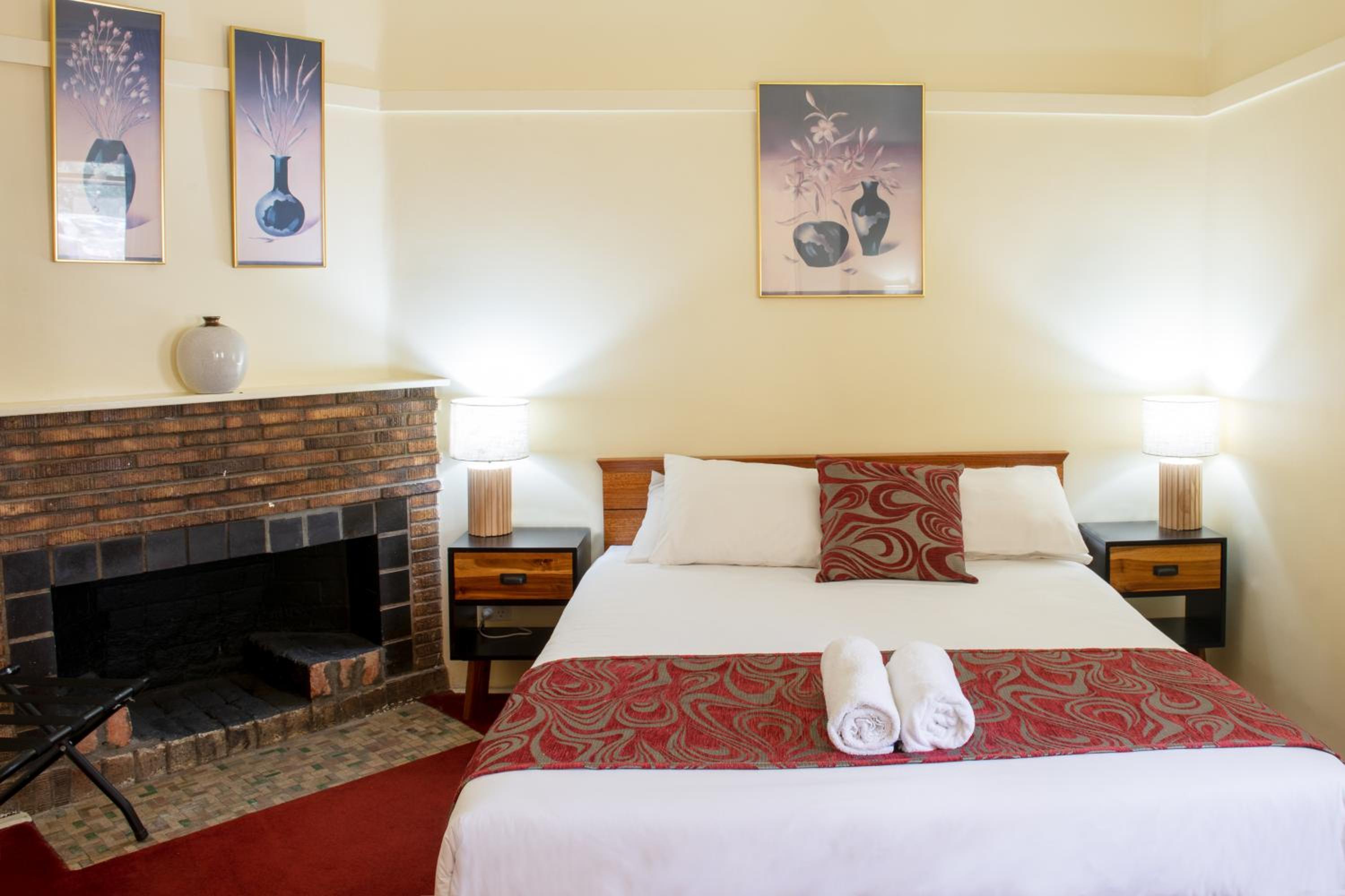 Queen Suite - Photo 4