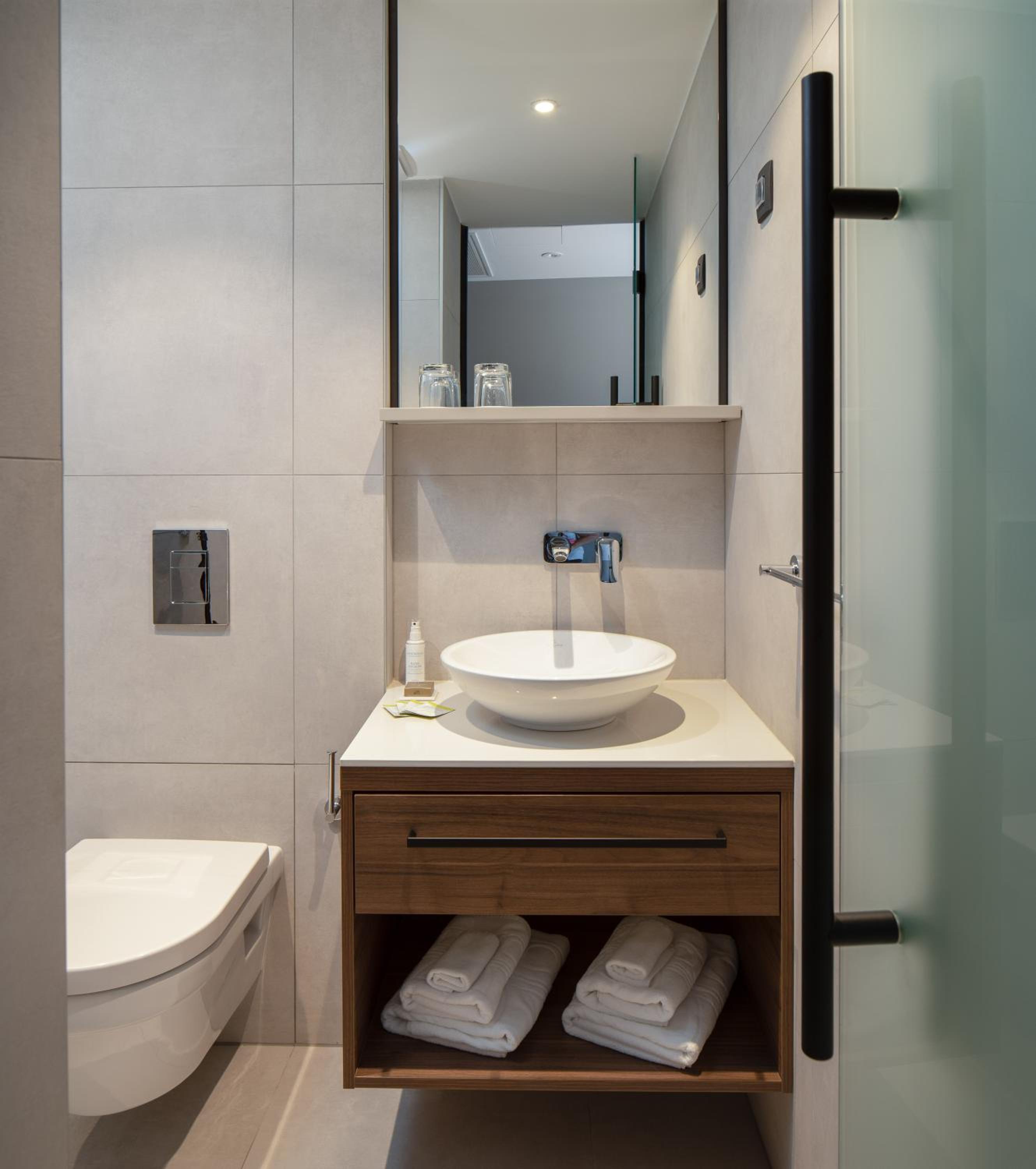 Suite with Balcony - Photo 4