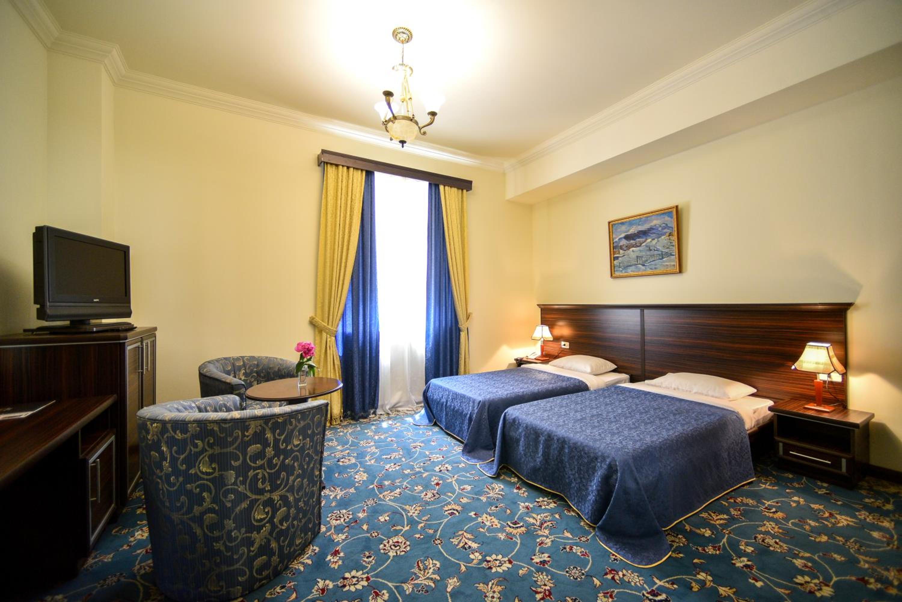 Economy Twin Room photo 1