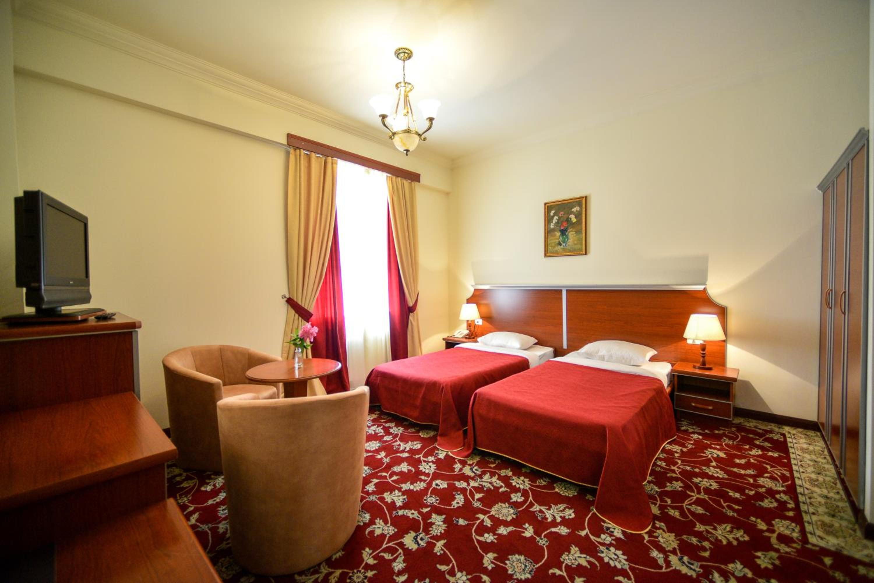 Economy Twin Room photo 2