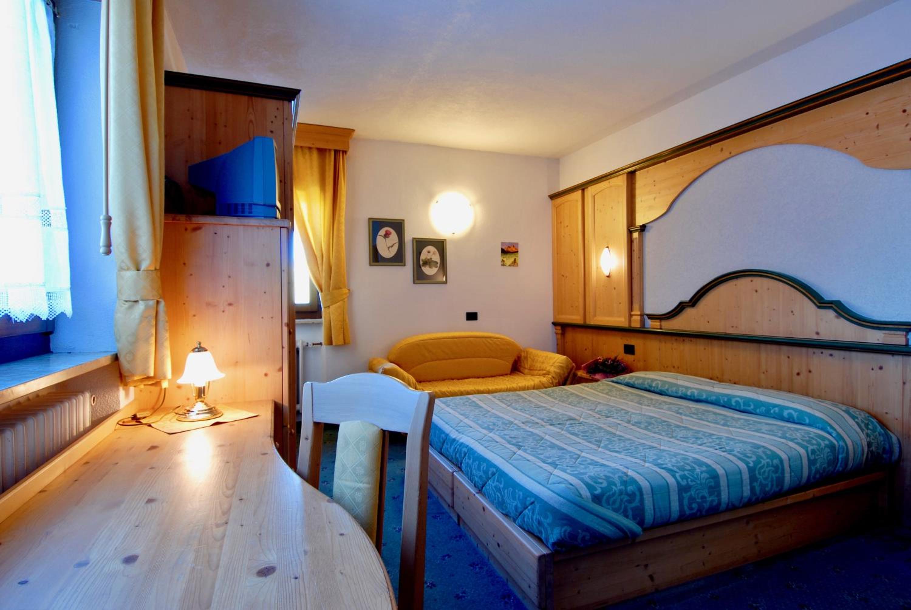 Double or Twin Room - Photo 12