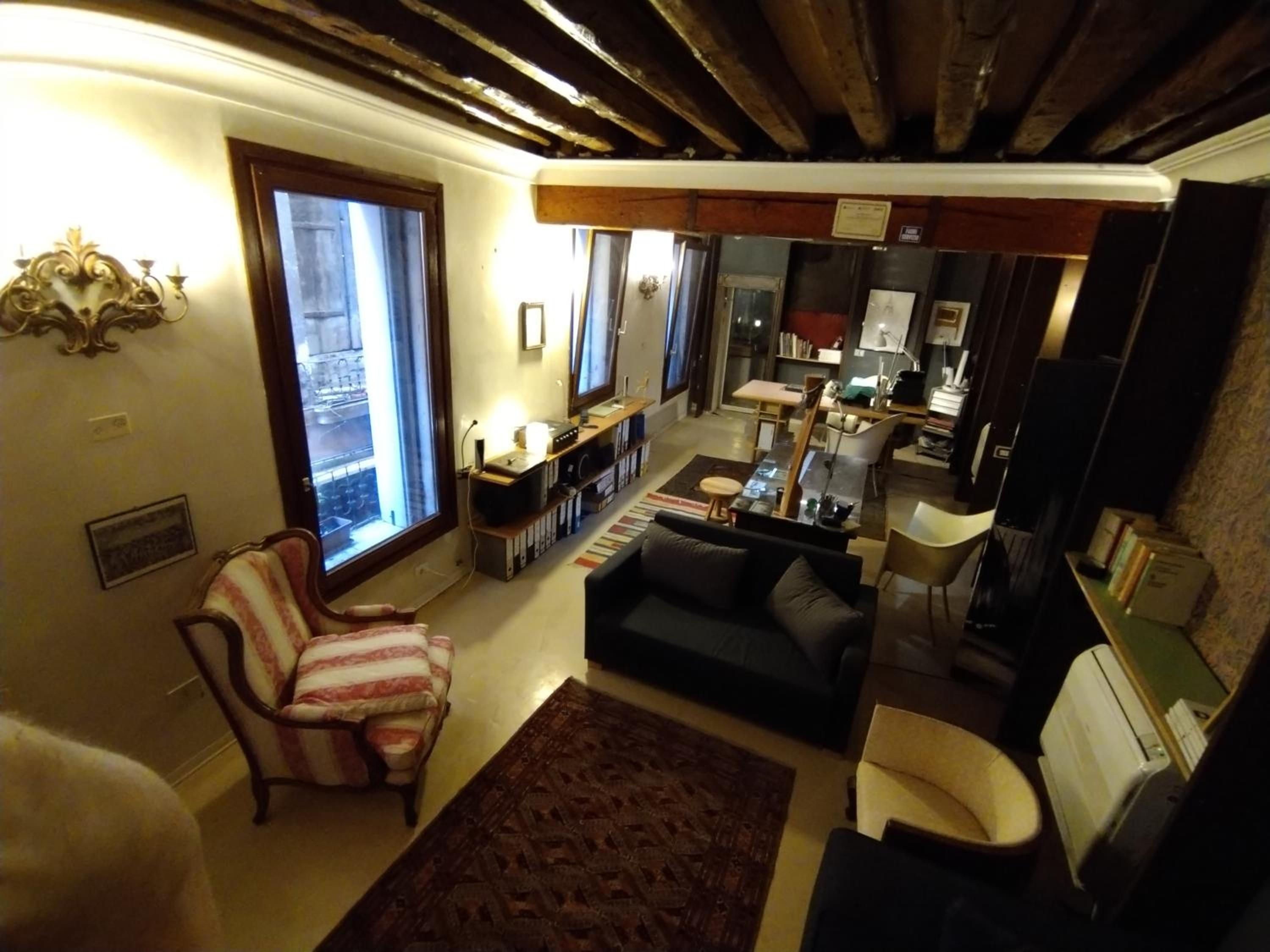 Deluxe Apartment photo 1