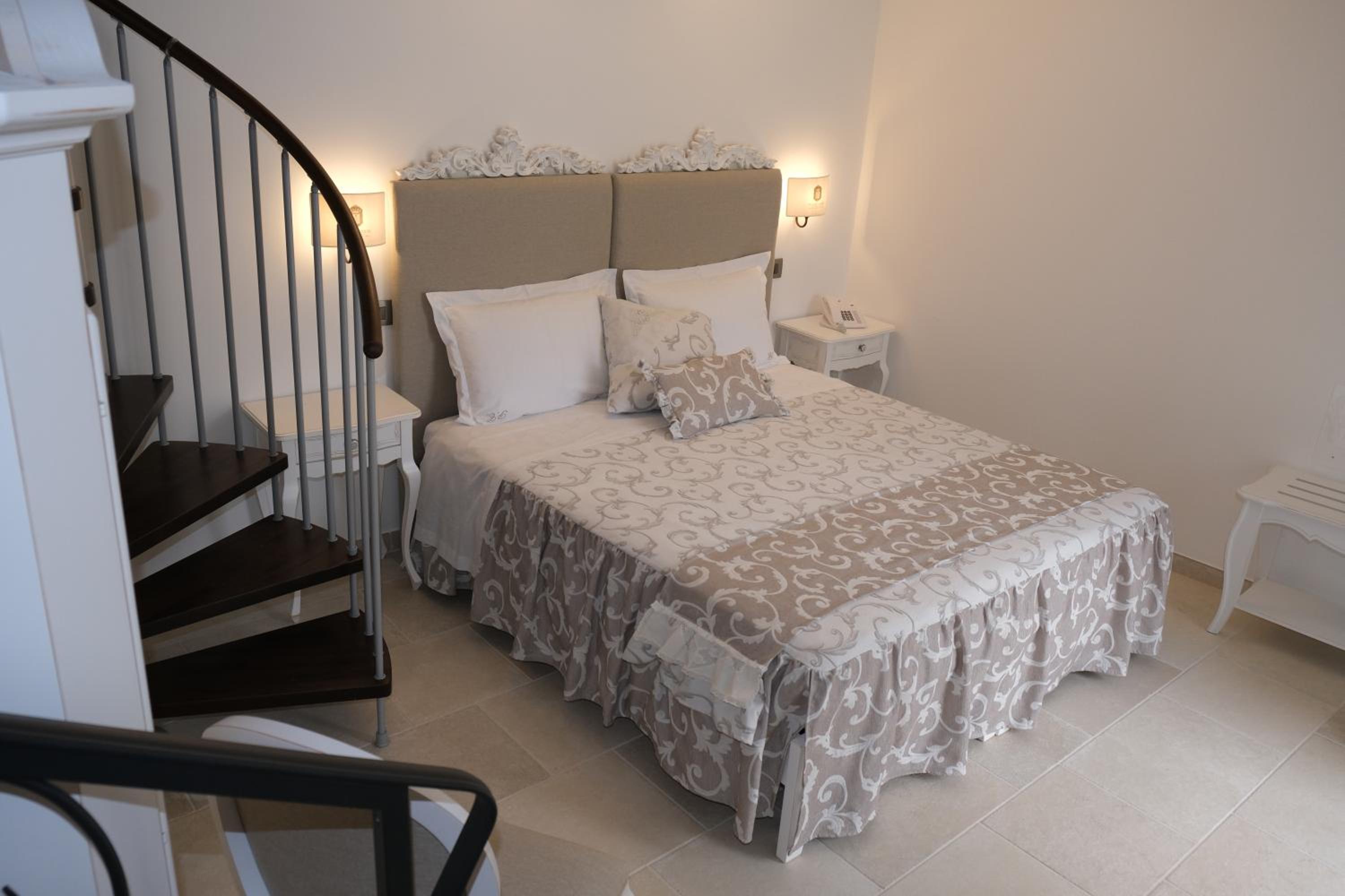 Superior Suite - Photo 2