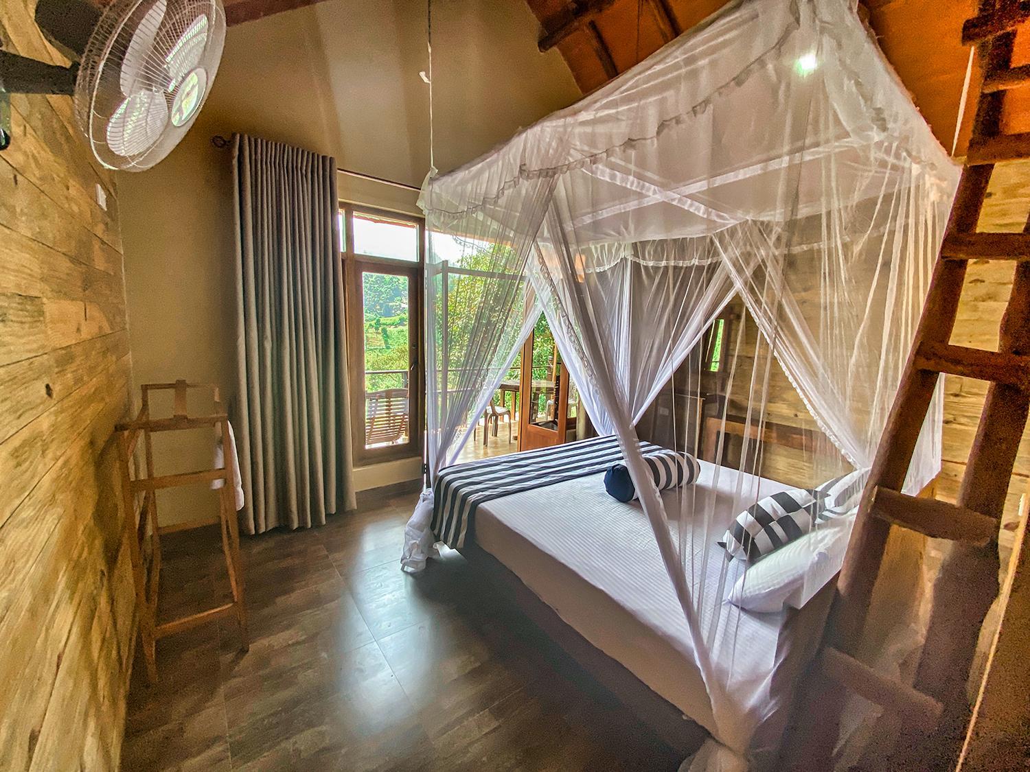 Deluxe Double Room with Balcony photo 2