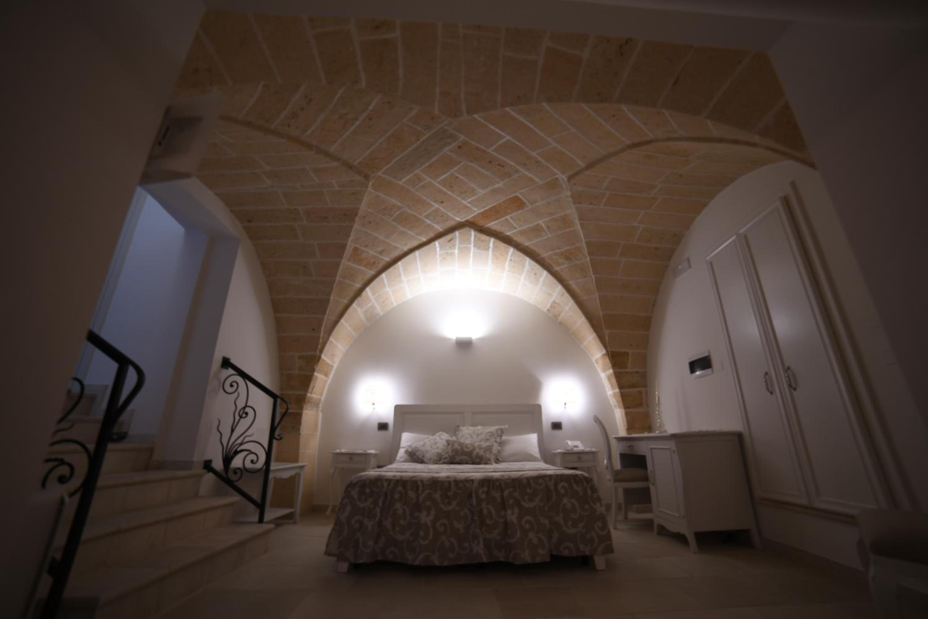 Superior Suite - Photo 6