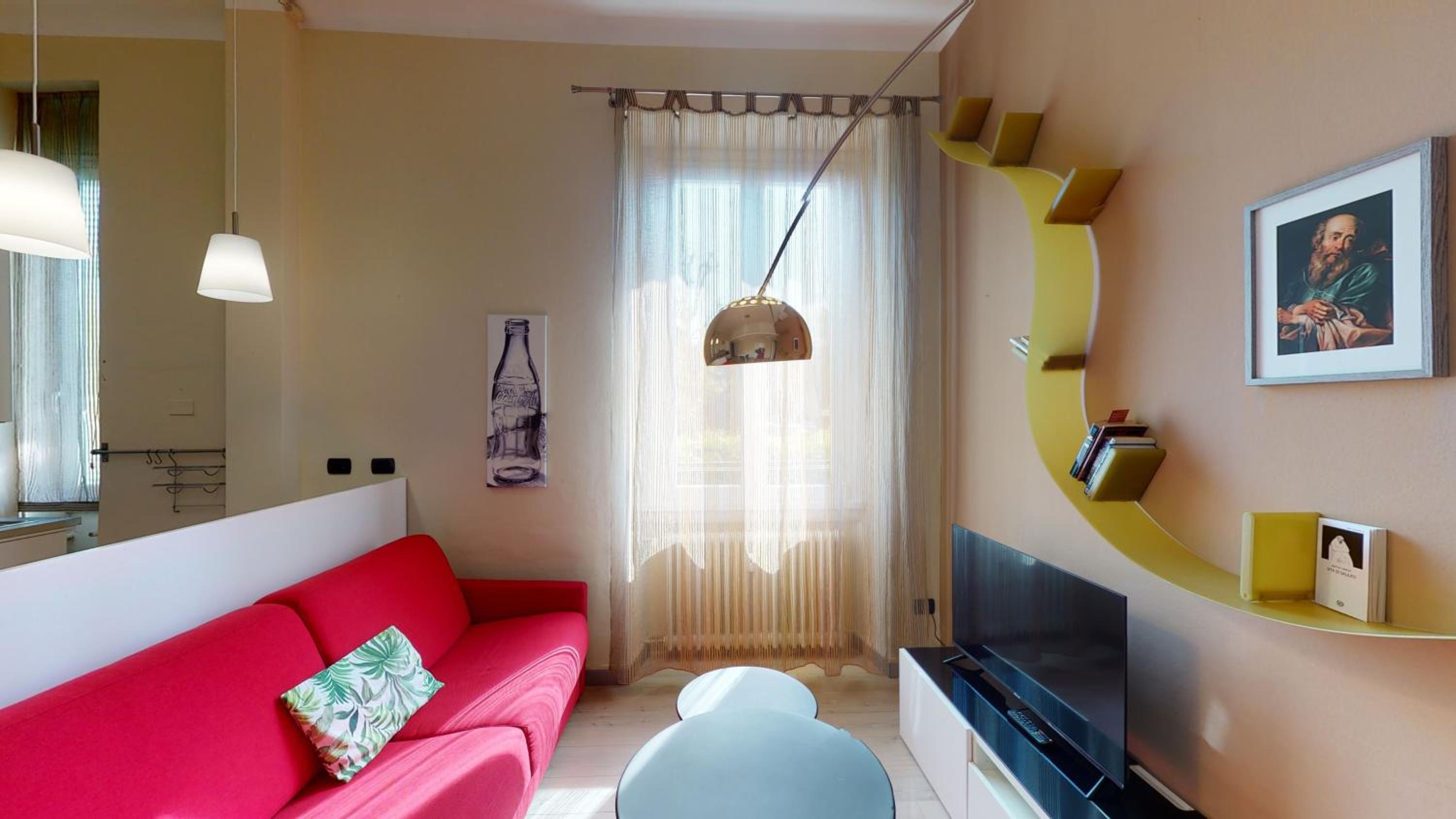 One-Bedroom Apartment photo 2