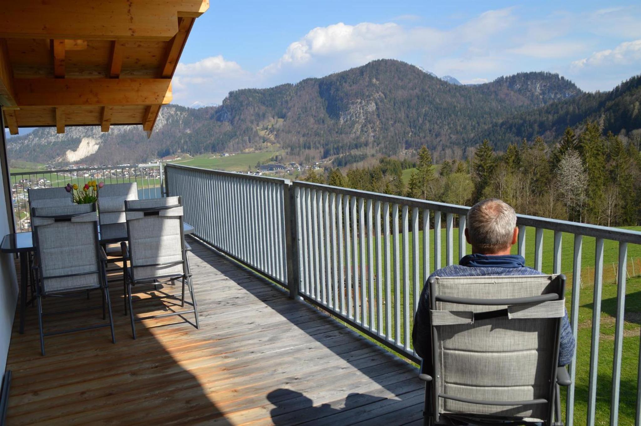Apartment with Mountain View photo 3