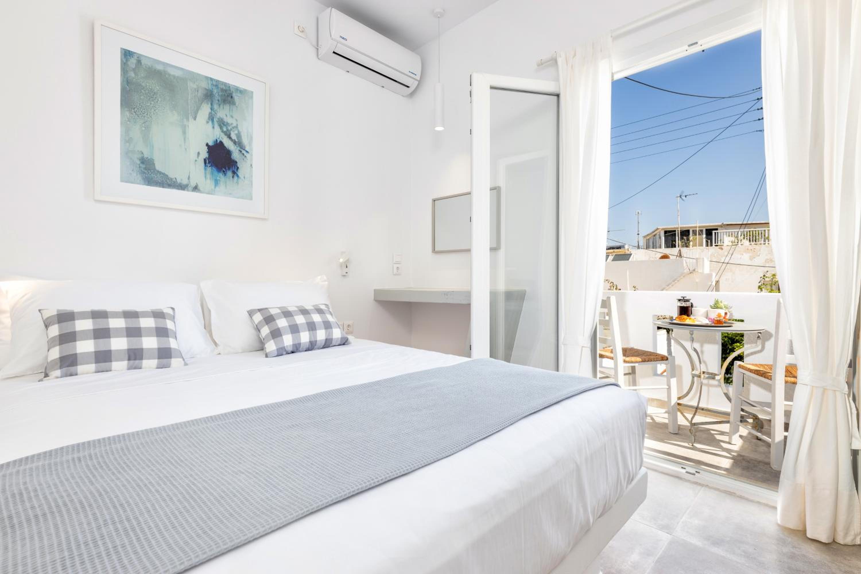 Deluxe Double Room with Balcony - Photo 1