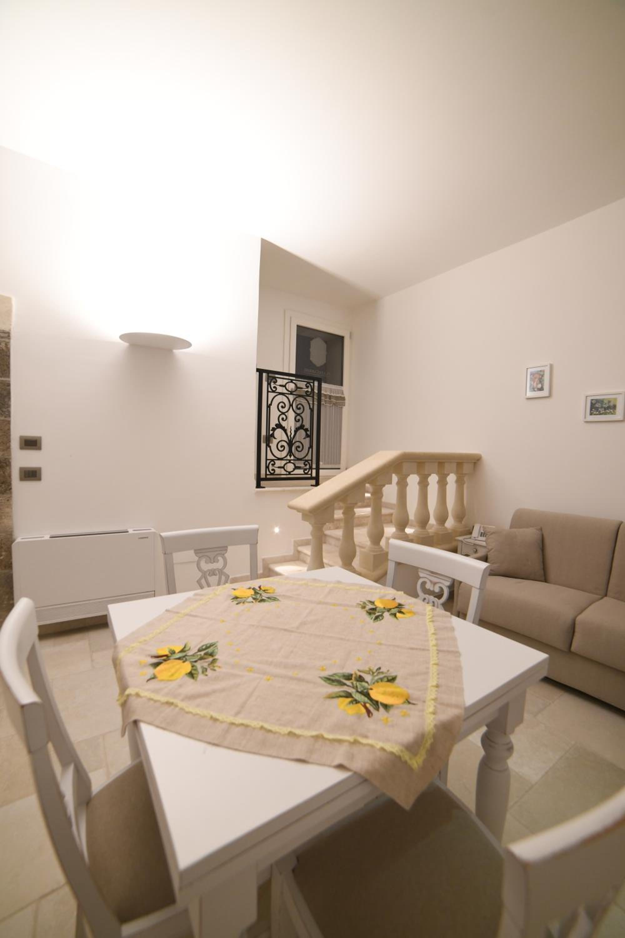 Executive Suite - Photo 2
