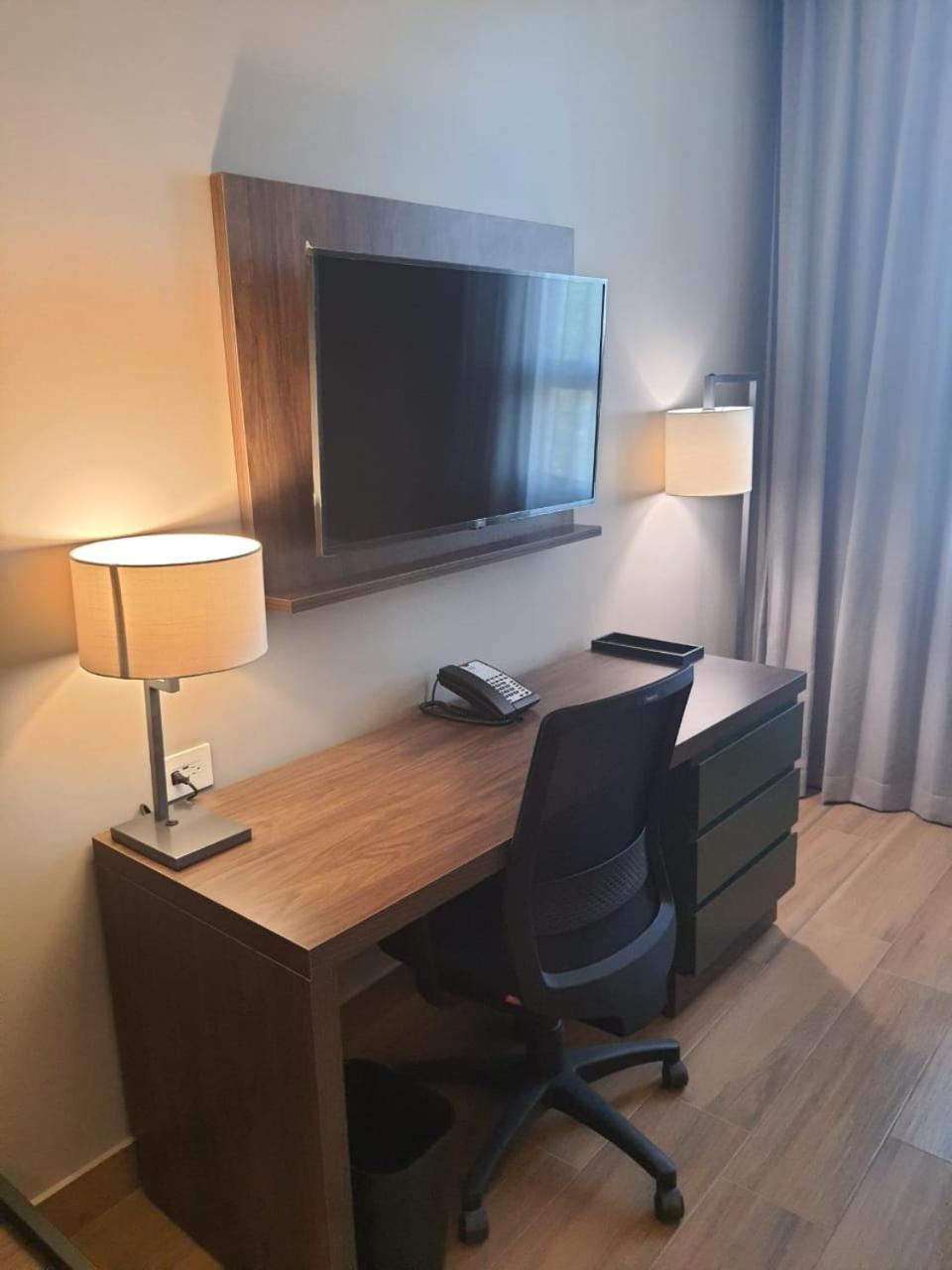 One-Bedroom King Suite