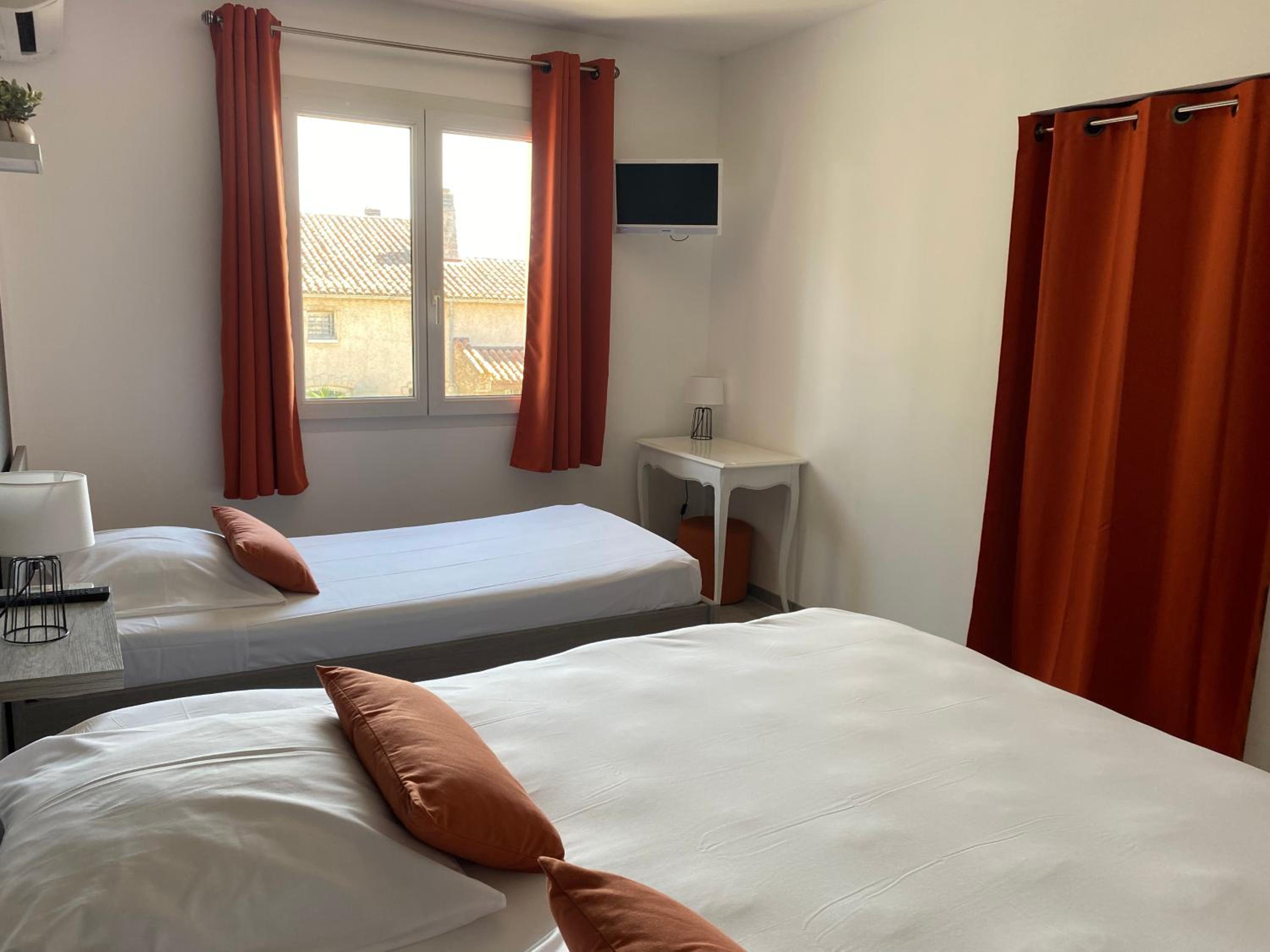 Triple Room - Photo 8