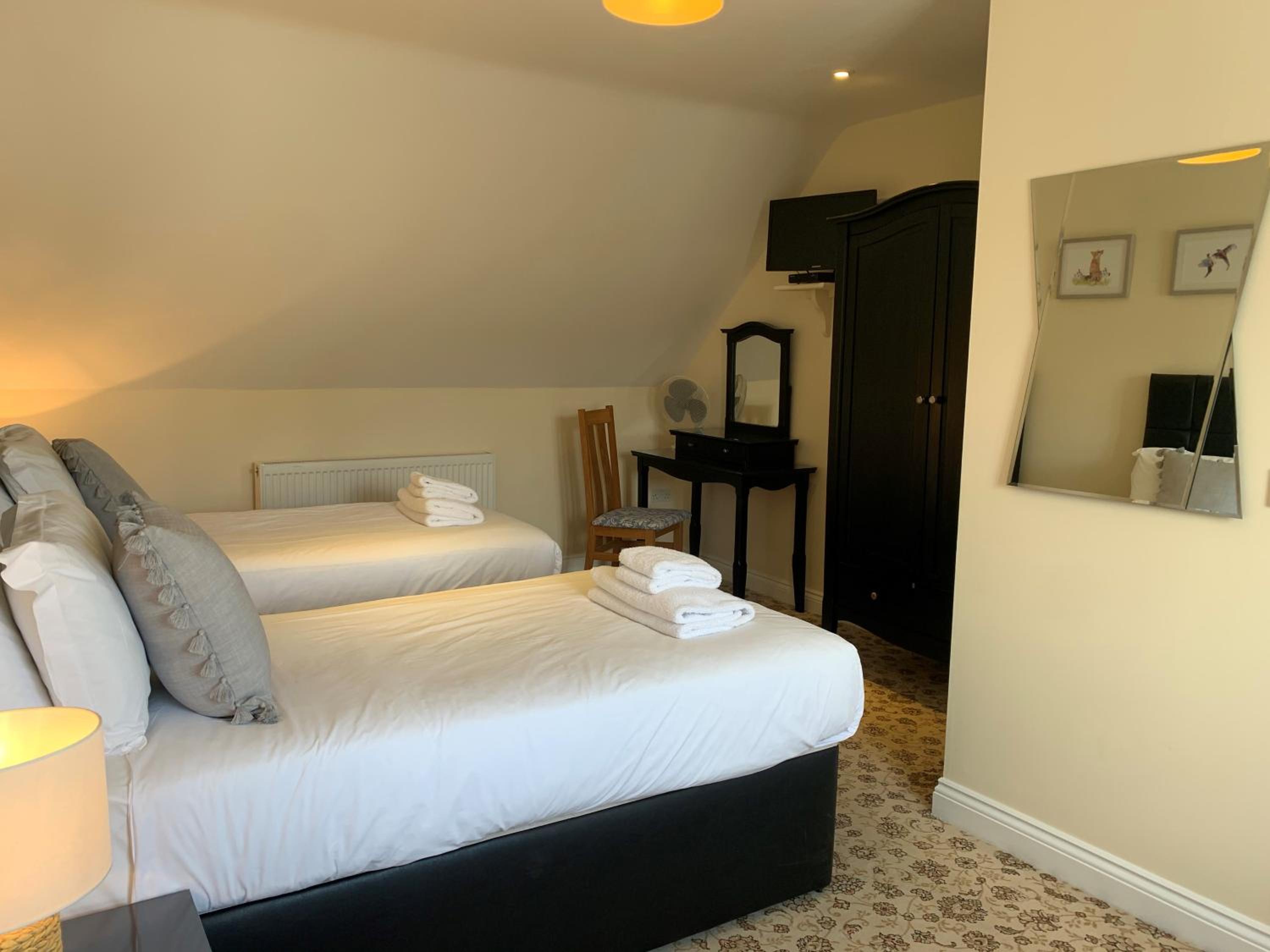 Classic Double or Twin Room - Photo 5