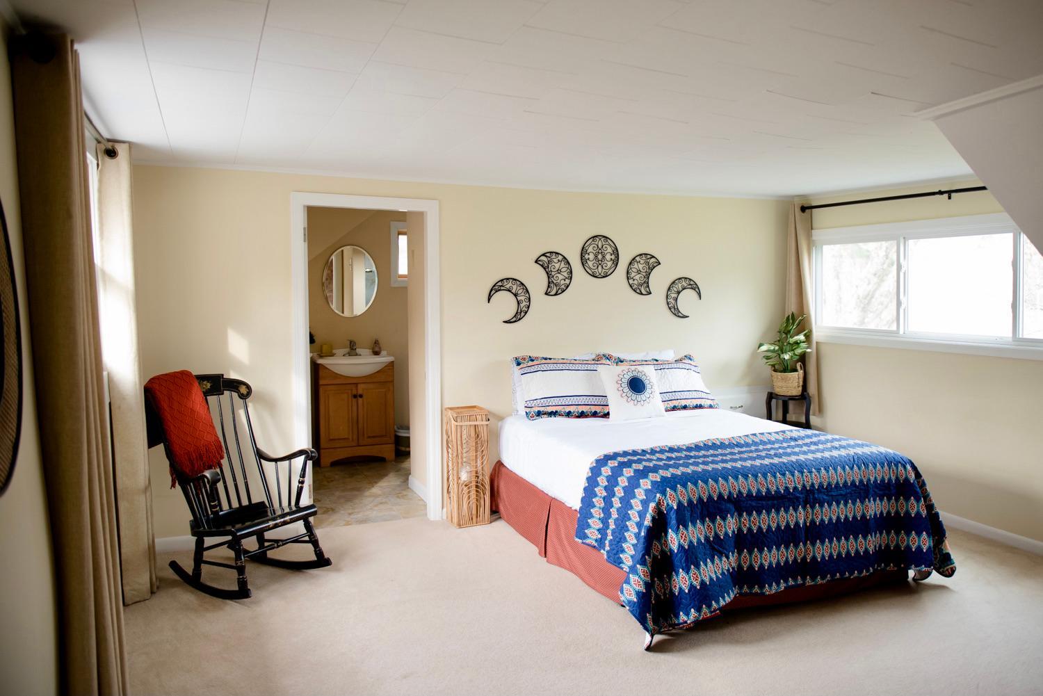 Three-Bedroom House photo 2