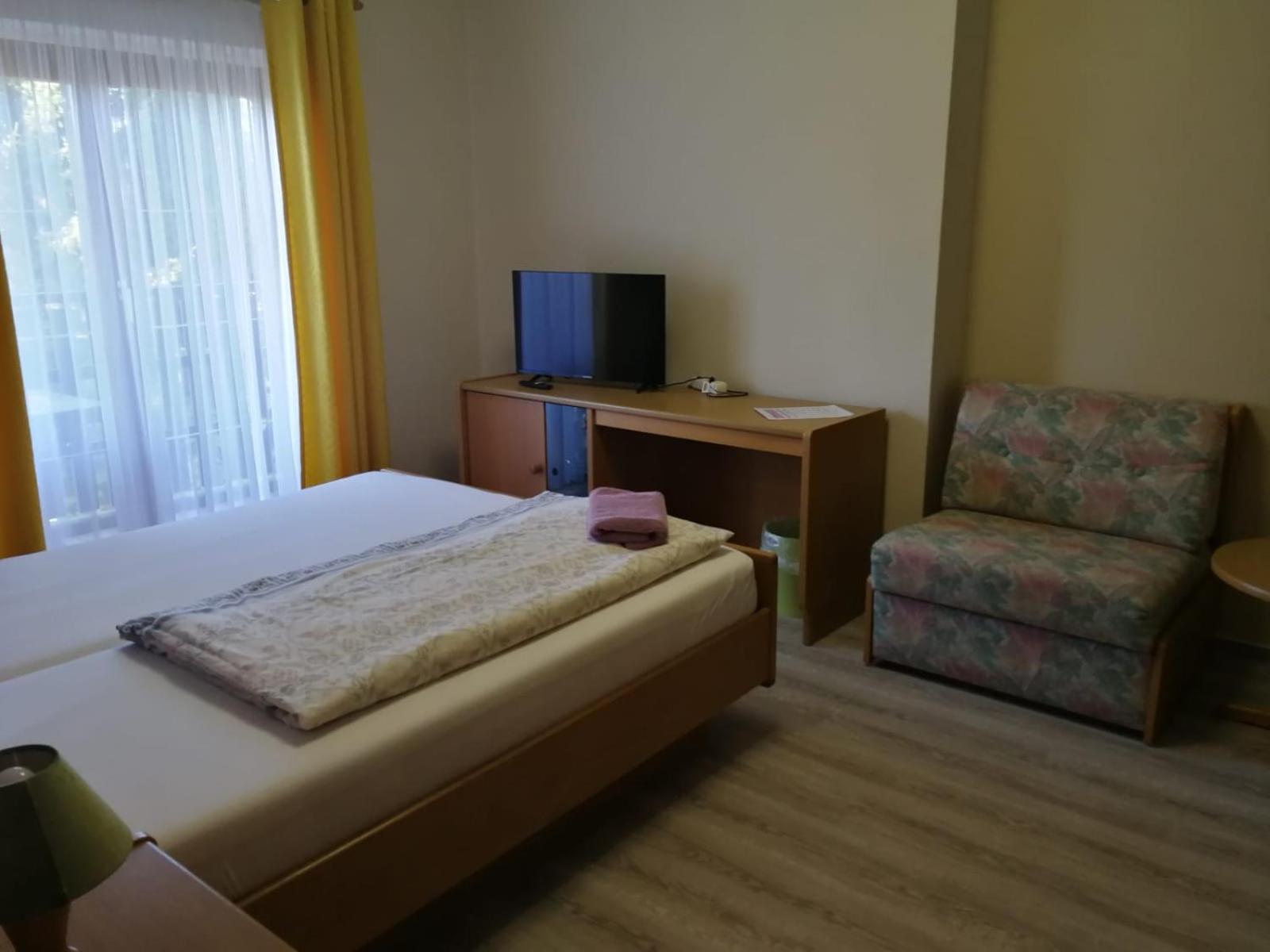Double Room - Photo 2