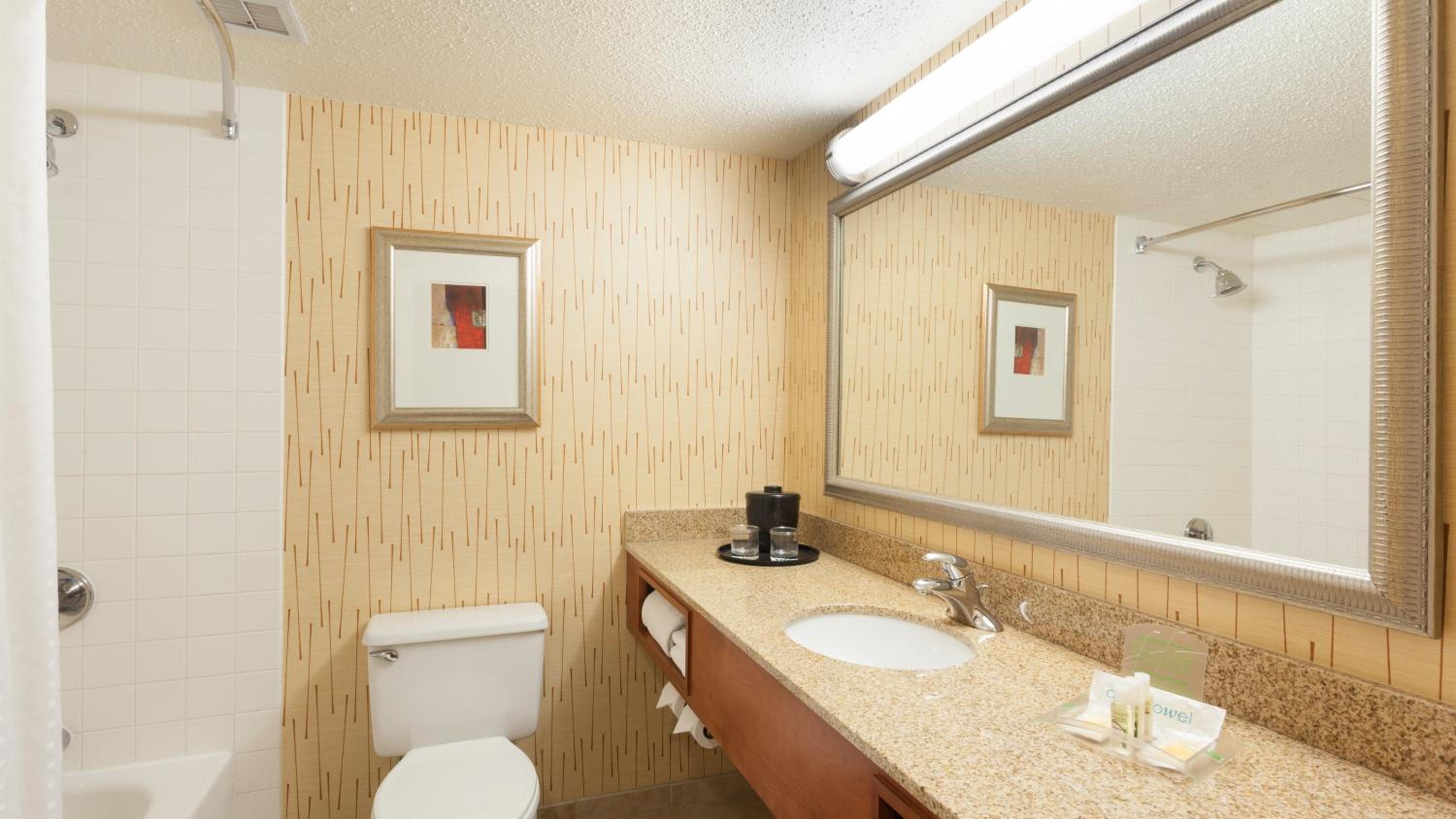 Standard King Room - Photo 4