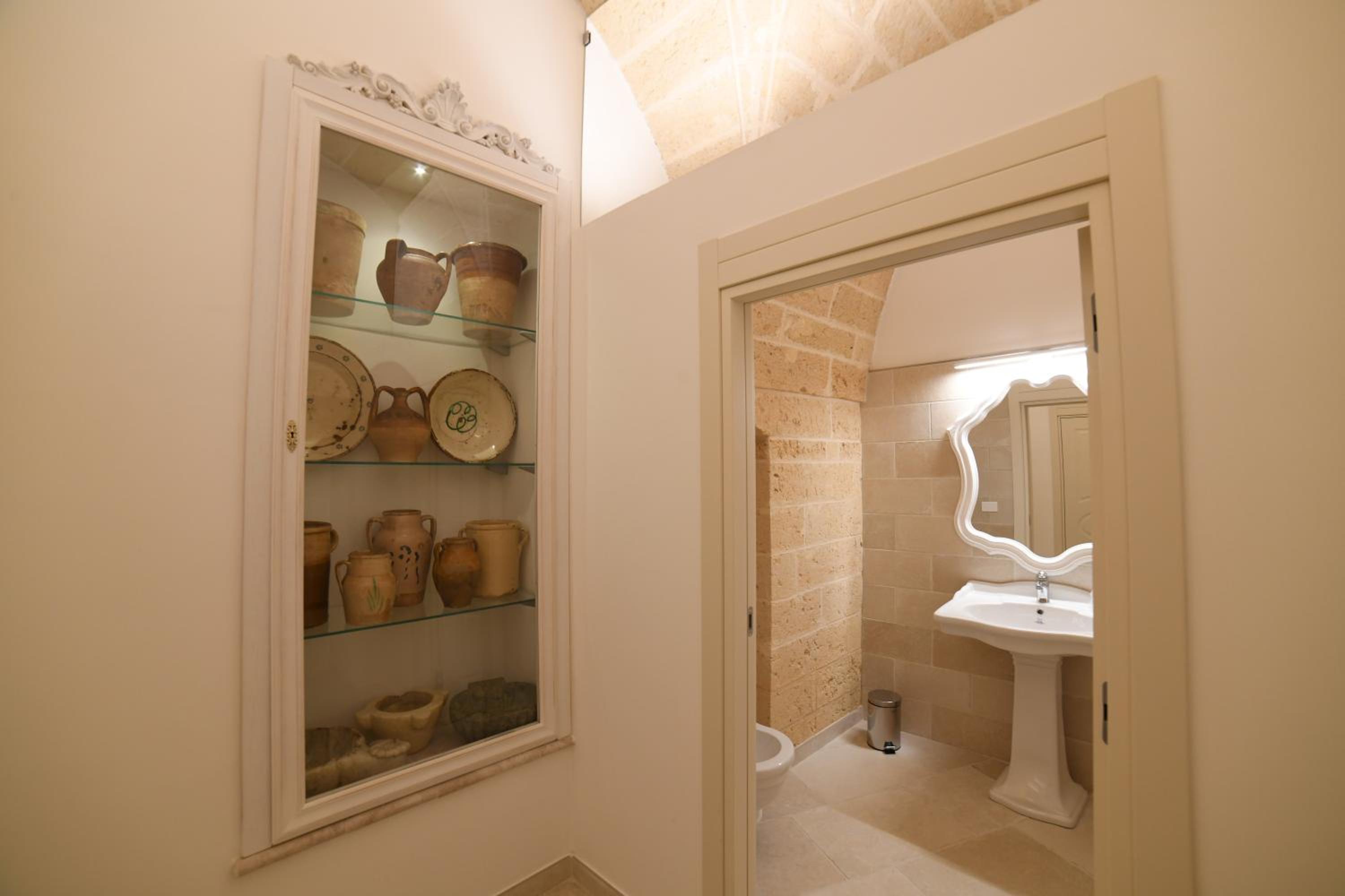 Superior Suite - Photo 8