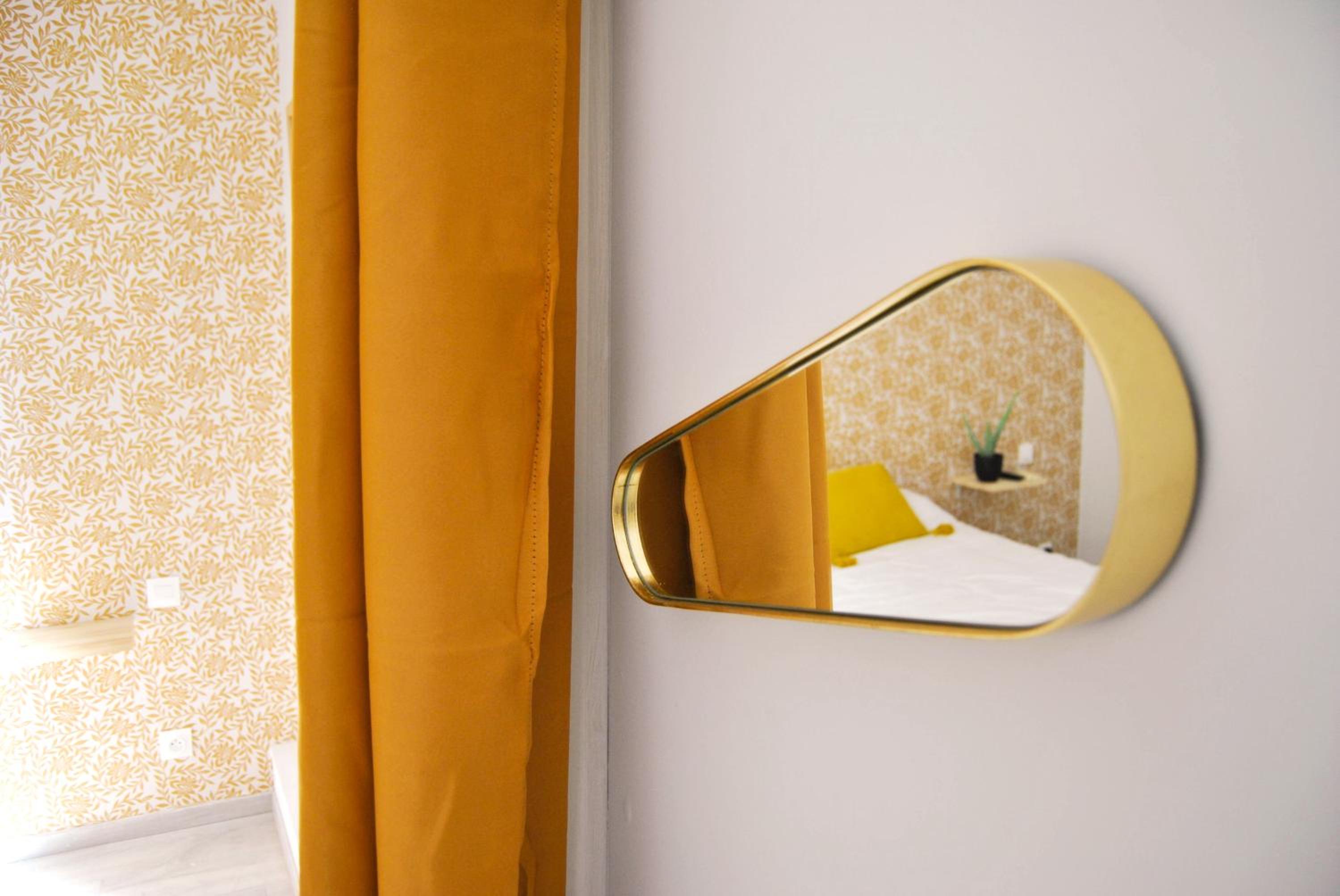 Double Room with Private Bathroom - Photo 10