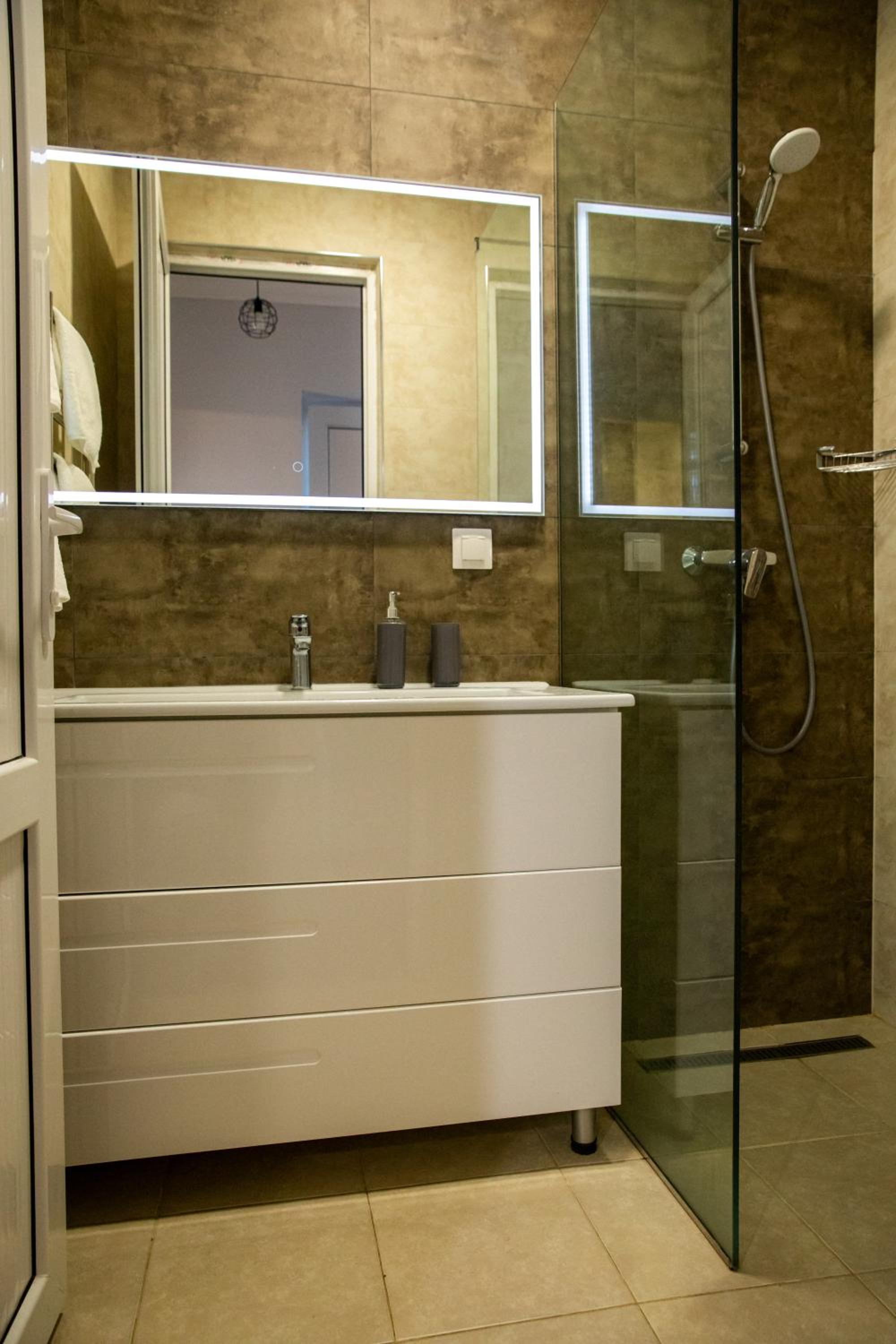 Studio Apartment photo 3