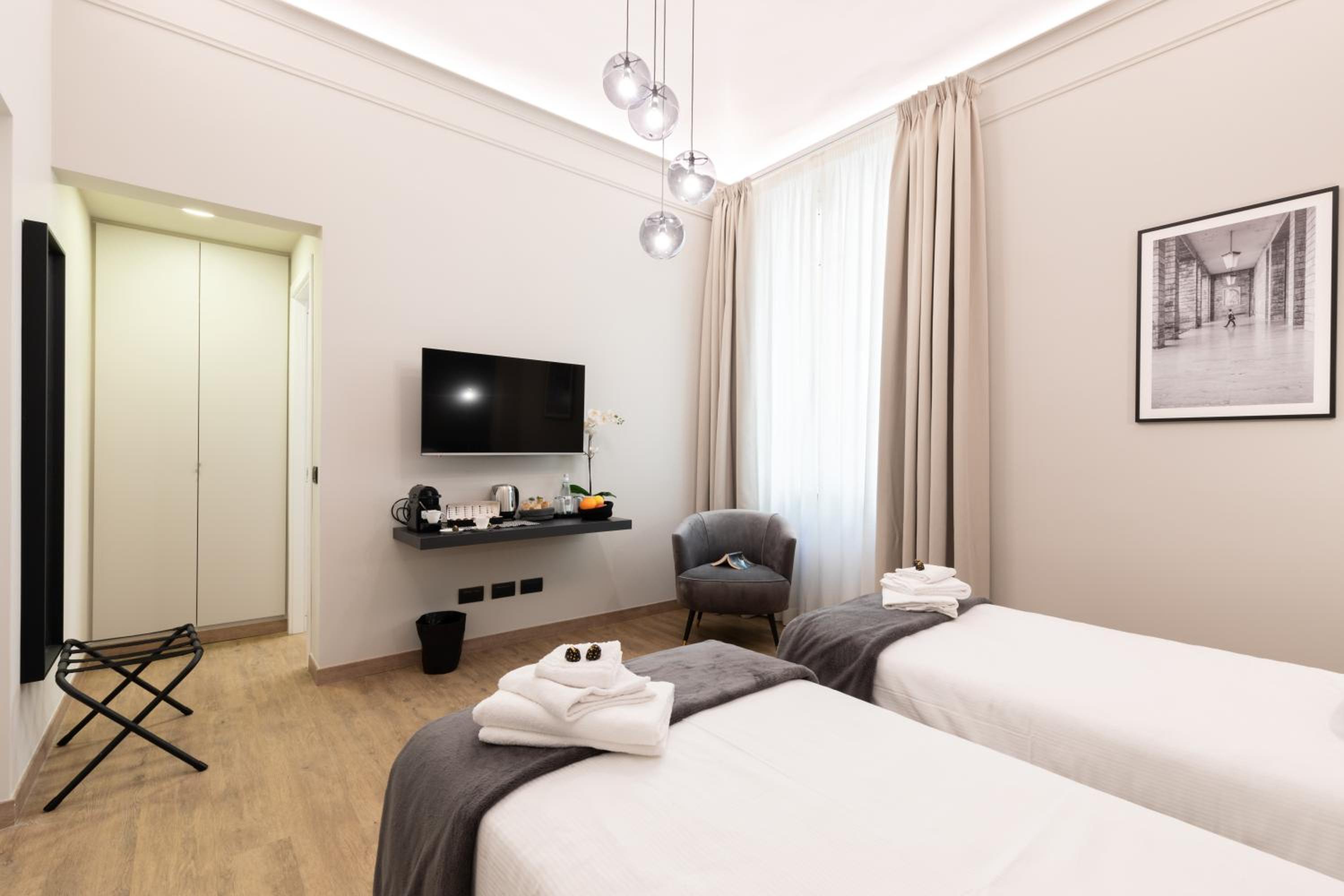 Superior Double or Twin Room photo 3