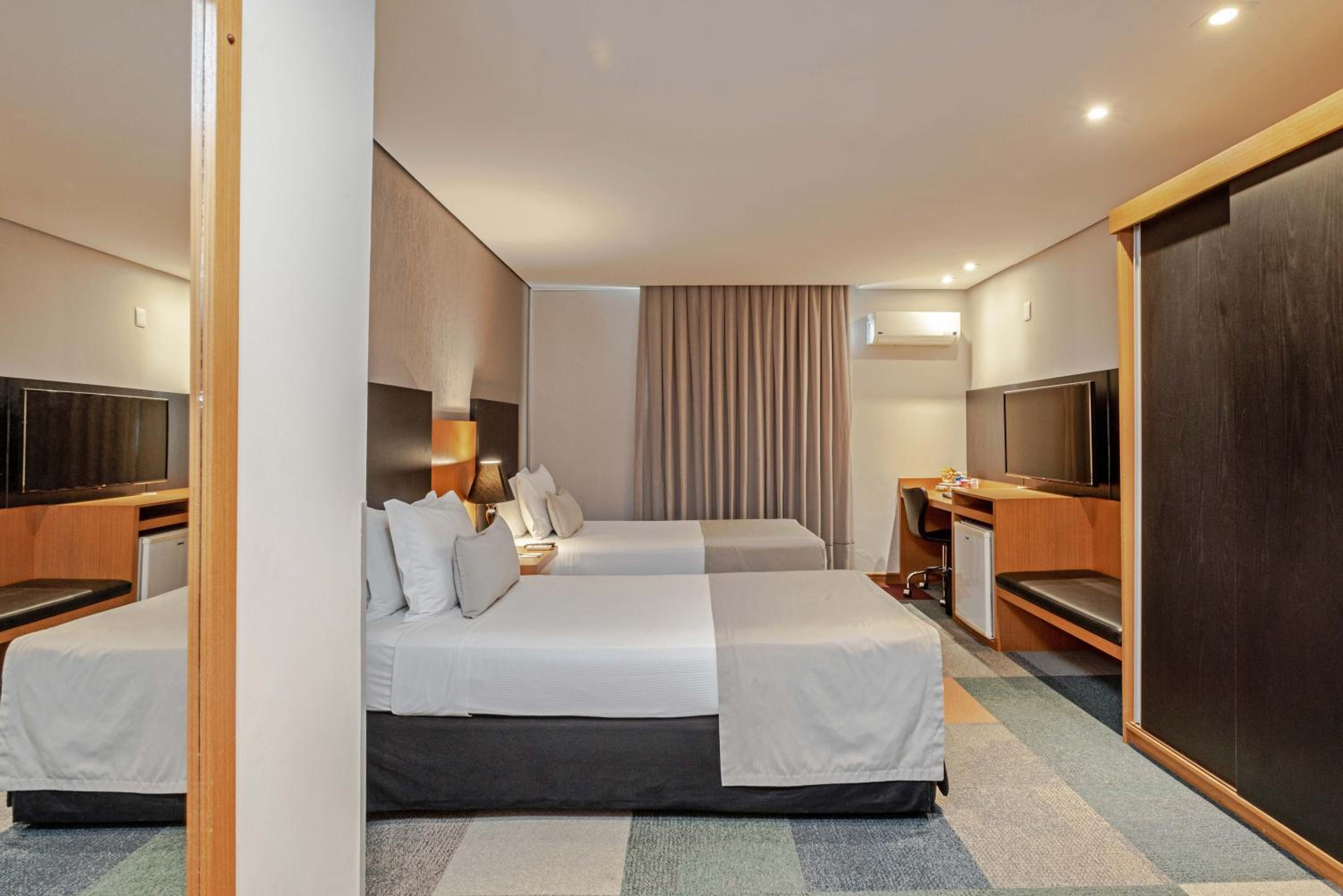 Luxury Twin Room - Photo 2