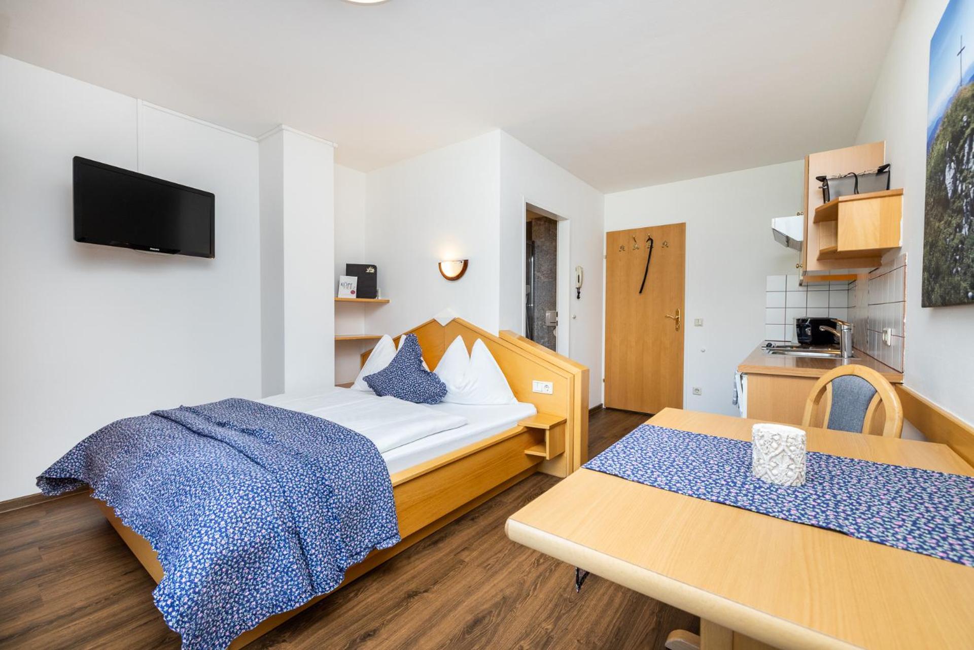 Studio Apartment photo 1