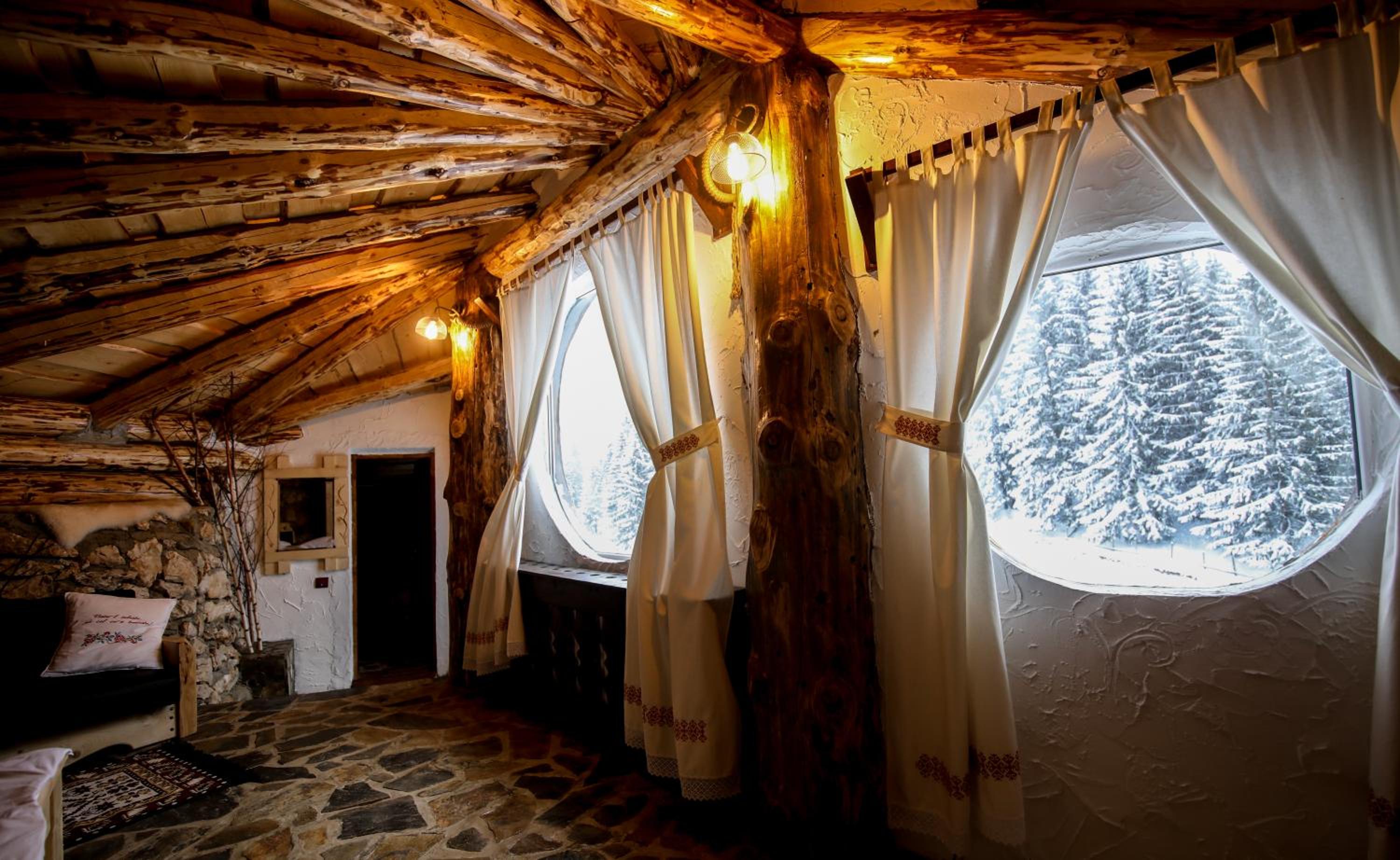 King Room with Mountain View photo 2