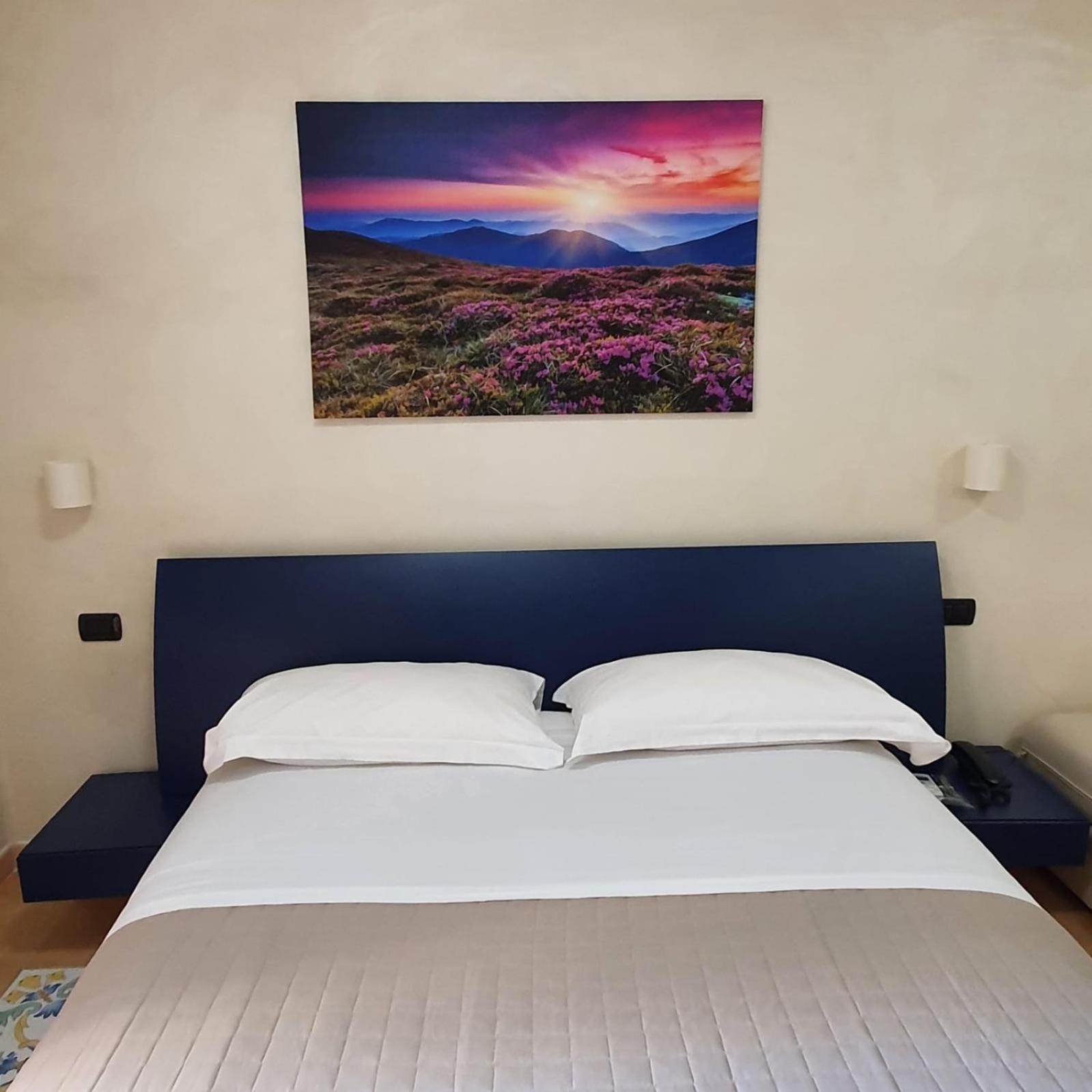 Deluxe Double Room with Balcony photo 3
